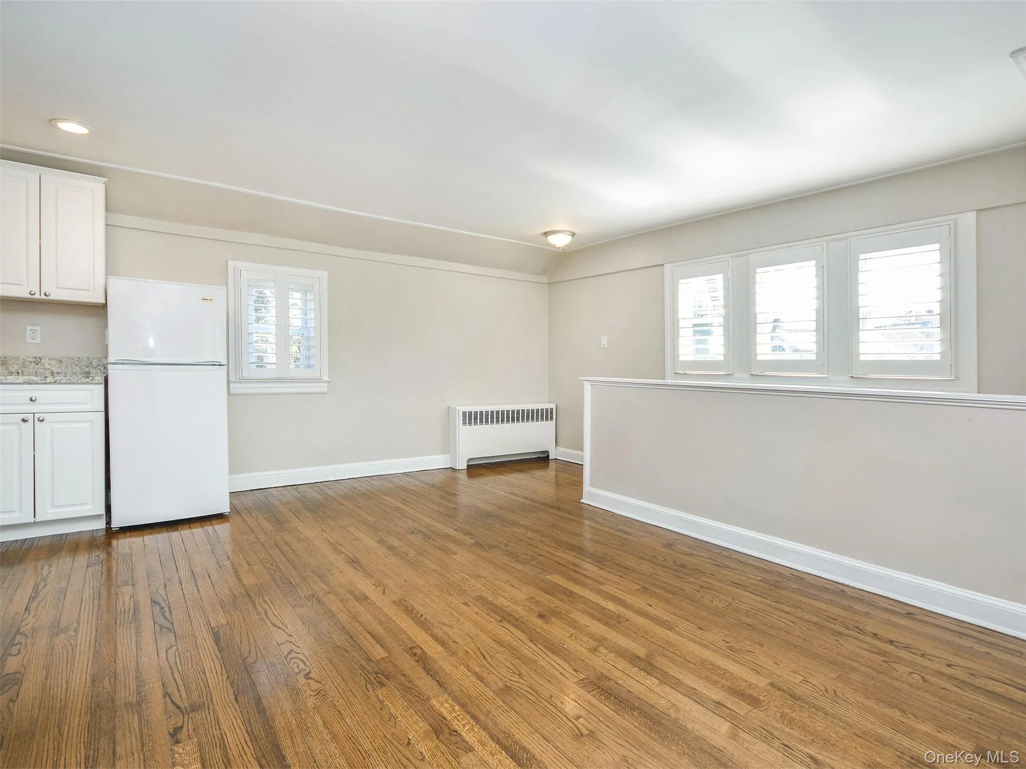 61 Locust Avenue, Oyster Bay, NY, 1 Bedroom Bedrooms, 4 Rooms Rooms,1 BathroomBathrooms,Residential Lease,For Rent,Locust,0,1015867 61 Locust Avenue, Oyster Bay, NY, 1 Bedroom Bedrooms, 4 Rooms Rooms,1 BathroomBathrooms,Residential Lease,For Rent,Locust,0,1015867