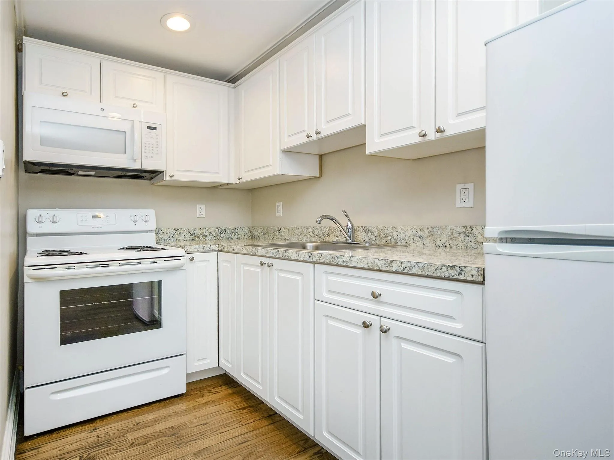 61 Locust Avenue, Oyster Bay, NY, 1 Bedroom Bedrooms, 4 Rooms Rooms,1 BathroomBathrooms,Residential Lease,For Rent,Locust,0,1015867 61 Locust Avenue, Oyster Bay, NY, 1 Bedroom Bedrooms, 4 Rooms Rooms,1 BathroomBathrooms,Residential Lease,For Rent,Locust,0,1015867