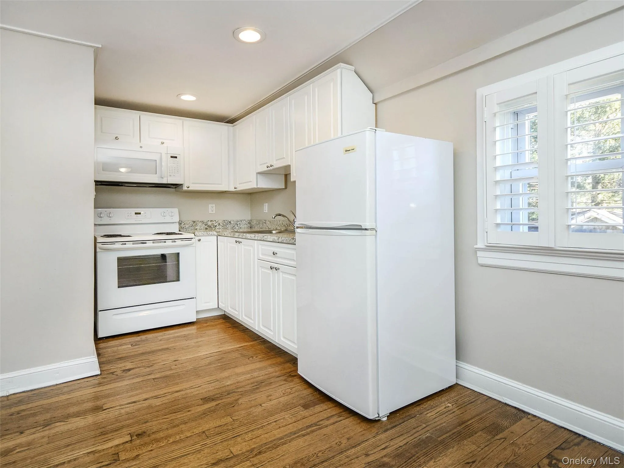 61 Locust Avenue, Oyster Bay, NY, 1 Bedroom Bedrooms, 4 Rooms Rooms,1 BathroomBathrooms,Residential Lease,For Rent,Locust,0,1015867 61 Locust Avenue, Oyster Bay, NY, 1 Bedroom Bedrooms, 4 Rooms Rooms,1 BathroomBathrooms,Residential Lease,For Rent,Locust,0,1015867
