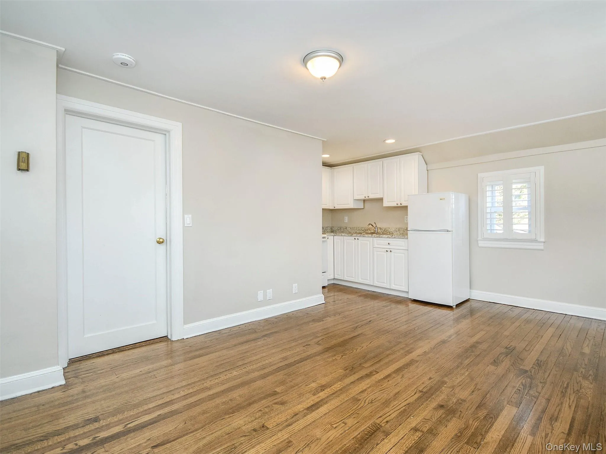 61 Locust Avenue, Oyster Bay, NY, 1 Bedroom Bedrooms, 4 Rooms Rooms,1 BathroomBathrooms,Residential Lease,For Rent,Locust,0,1015867 61 Locust Avenue, Oyster Bay, NY, 1 Bedroom Bedrooms, 4 Rooms Rooms,1 BathroomBathrooms,Residential Lease,For Rent,Locust,0,1015867