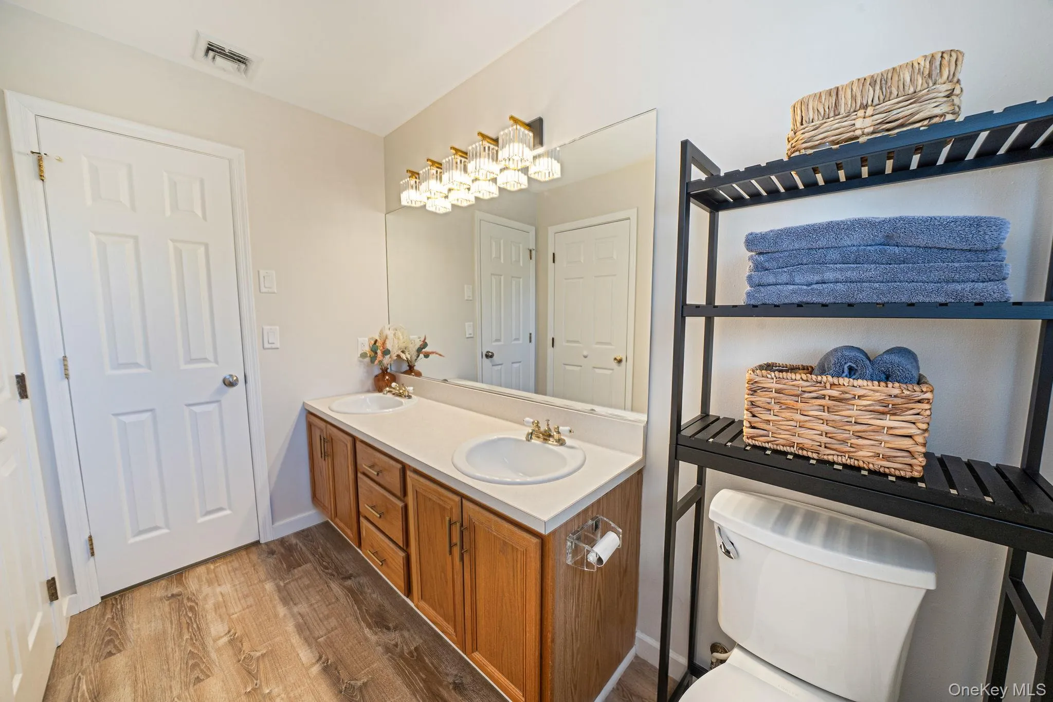 22 Northumberland Drive, Brookhaven, NY, 4 Bedrooms Bedrooms, 8 Rooms Rooms,2 BathroomsBathrooms,Residential,For Rent,Northumberland,0,1015868 22 Northumberland Drive, Brookhaven, NY, 4 Bedrooms Bedrooms, 8 Rooms Rooms,2 BathroomsBathrooms,Residential,For Rent,Northumberland,0,1015868