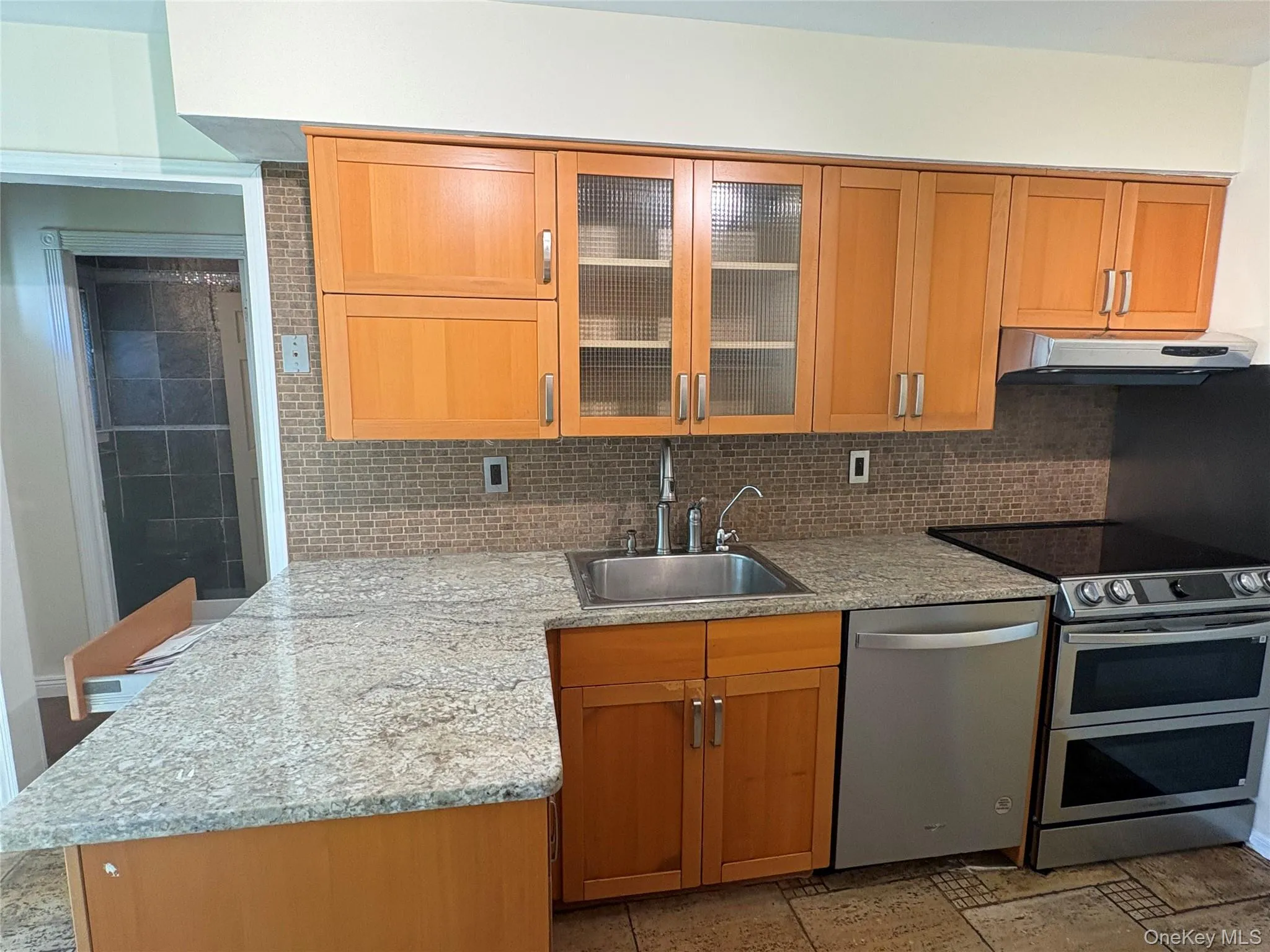 5 Manors Drive, Oyster Bay, NY, 3 Bedrooms Bedrooms, 5 Rooms Rooms,2 BathroomsBathrooms,Residential Lease,For Rent,Manors,0,1015873 5 Manors Drive, Oyster Bay, NY, 3 Bedrooms Bedrooms, 5 Rooms Rooms,2 BathroomsBathrooms,Residential Lease,For Rent,Manors,0,1015873