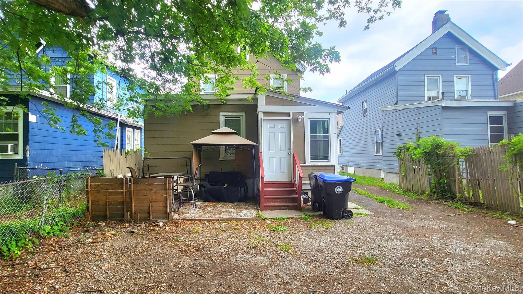 Rearview With Backyard Rearview With Backyard