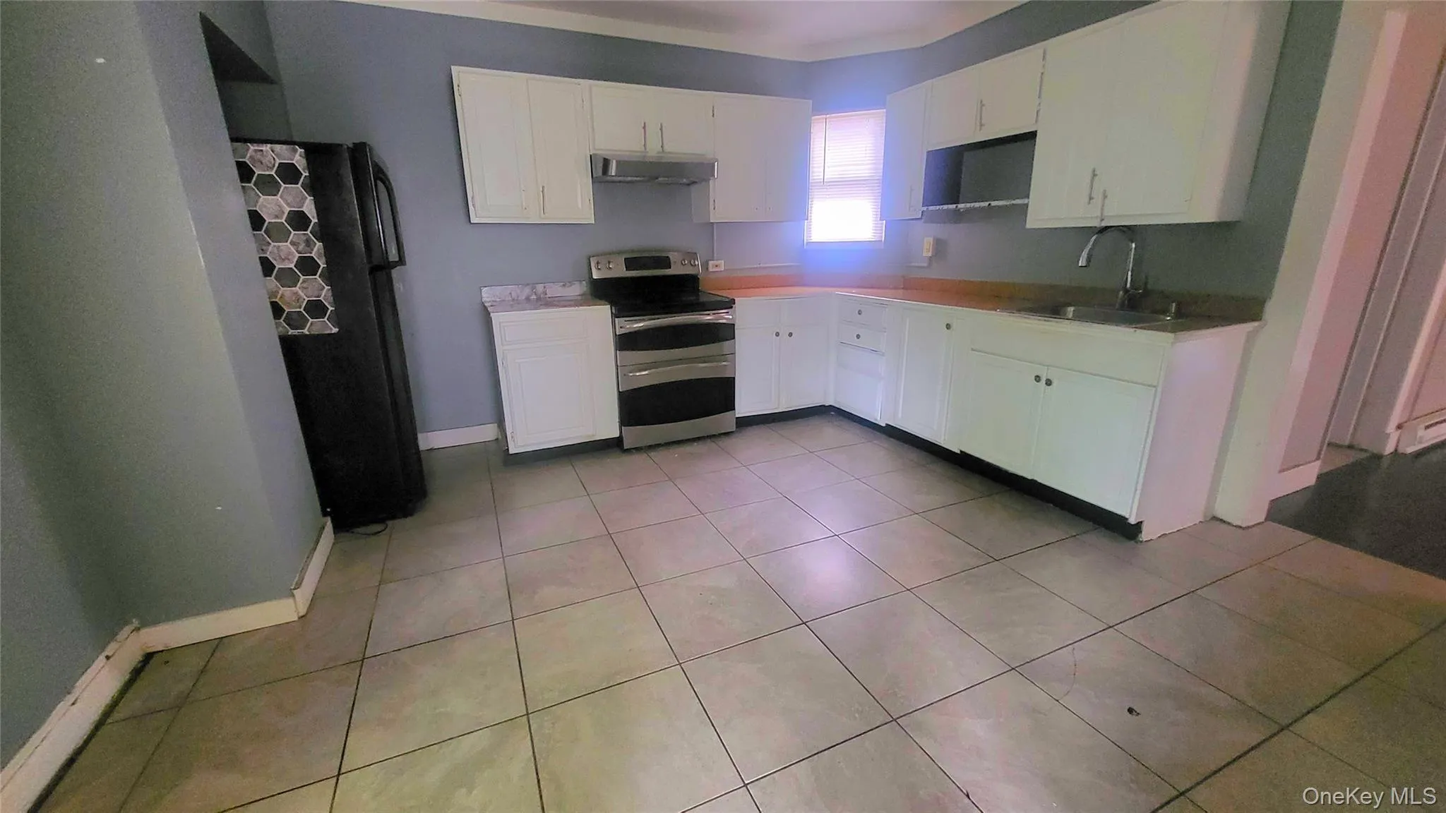 Kitchen With Ceramic Tile Floor Kitchen With Ceramic Tile Floor