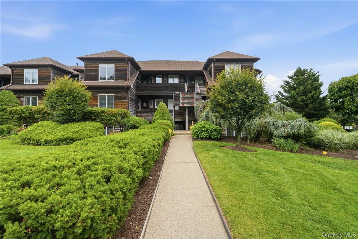 606 Fox Hill Drive, Riverhead, NY, 2 Bedrooms Bedrooms, 6 Rooms Rooms,2 BathroomsBathrooms,Residential,For Rent,Fox Hill,0,1015883 606 Fox Hill Drive, Riverhead, NY, 2 Bedrooms Bedrooms, 6 Rooms Rooms,2 BathroomsBathrooms,Residential,For Rent,Fox Hill,0,1015883