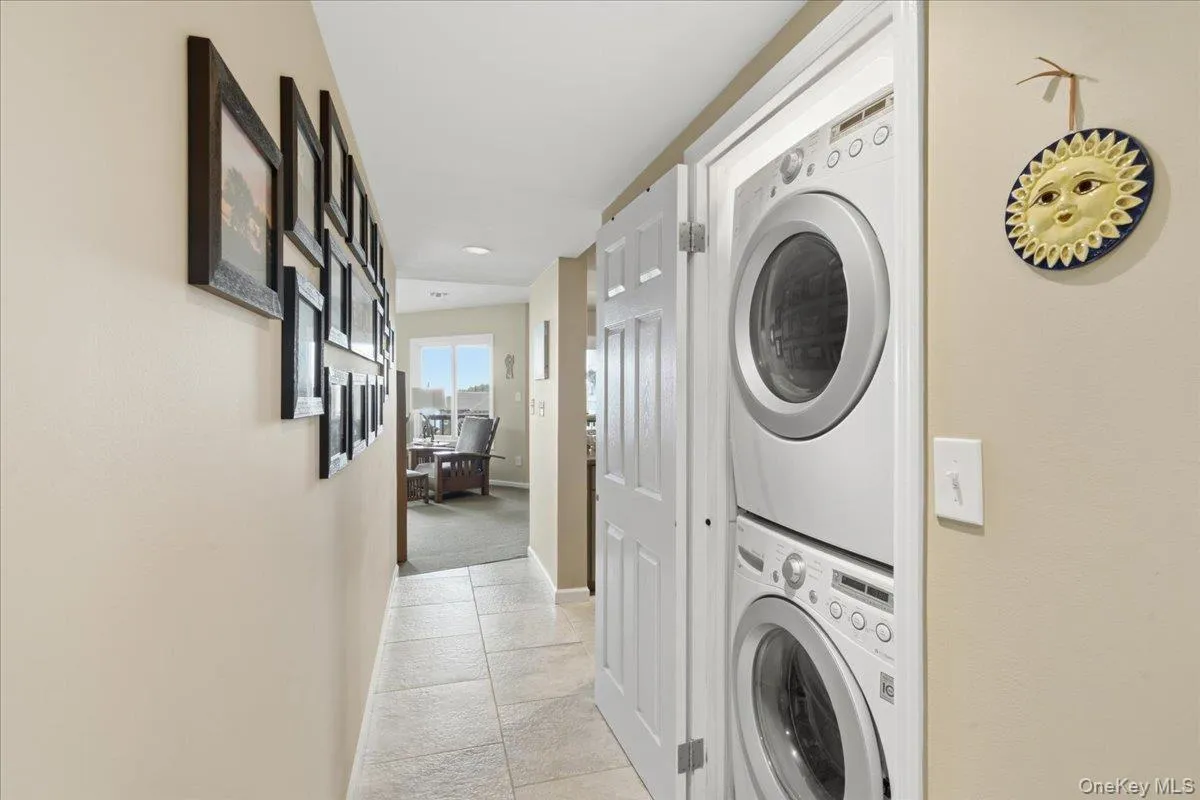 606 Fox Hill Drive, Riverhead, NY, 2 Bedrooms Bedrooms, 6 Rooms Rooms,2 BathroomsBathrooms,Residential,For Rent,Fox Hill,0,1015883 606 Fox Hill Drive, Riverhead, NY, 2 Bedrooms Bedrooms, 6 Rooms Rooms,2 BathroomsBathrooms,Residential,For Rent,Fox Hill,0,1015883