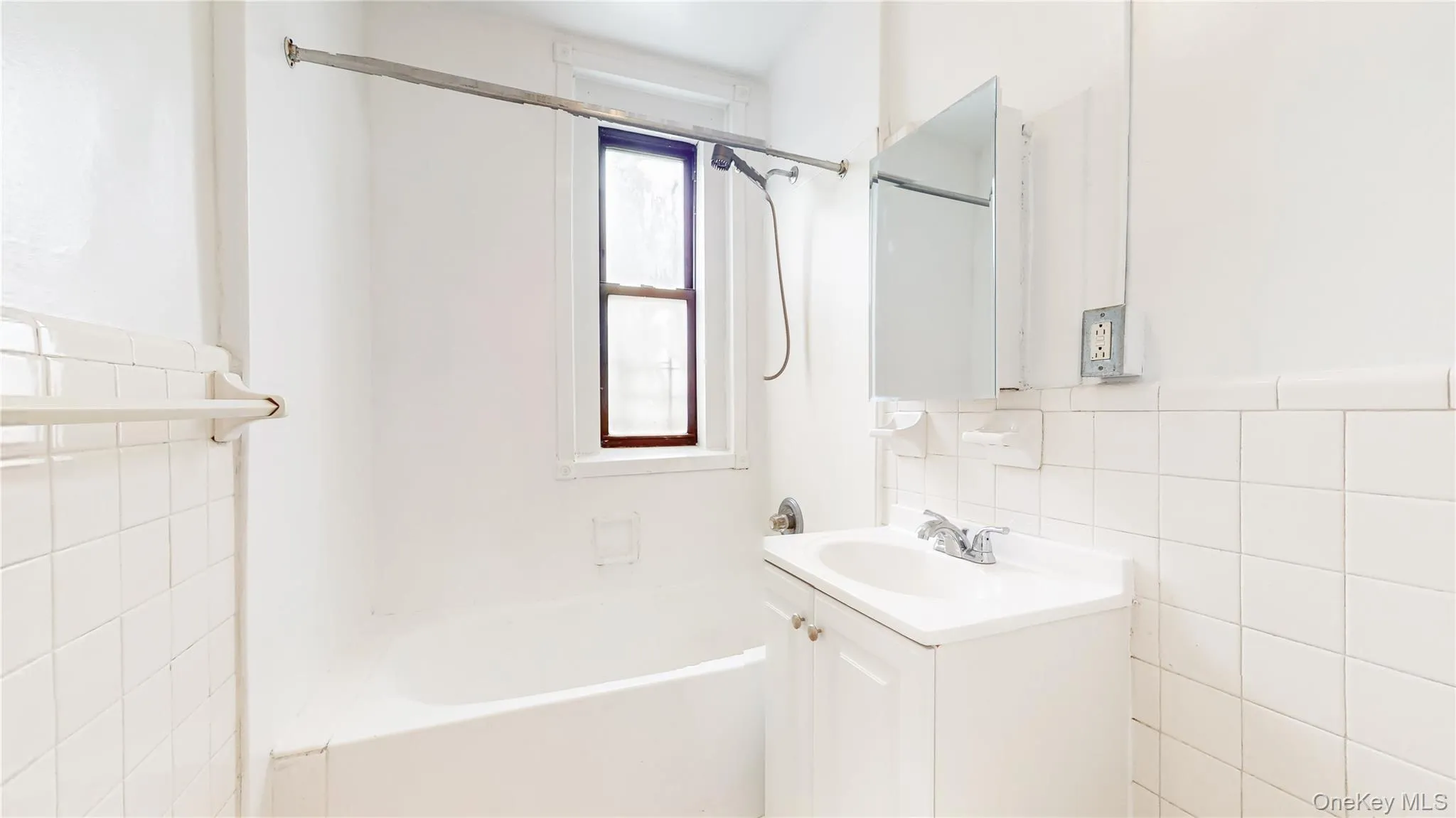 Windowed Bathroom Windowed Bathroom