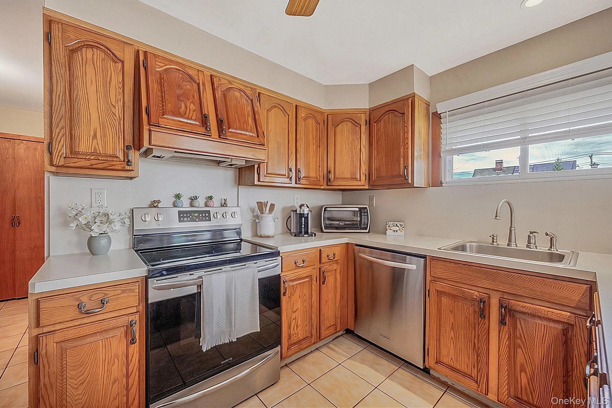 36 Sunrise Lane, Hempstead, NY, 4 Bedrooms Bedrooms, 8 Rooms Rooms,2 BathroomsBathrooms,Residential,For Rent,Sunrise,0,KEY1015895 36 Sunrise Lane, Hempstead, NY, 4 Bedrooms Bedrooms, 8 Rooms Rooms,2 BathroomsBathrooms,Residential,For Rent,Sunrise,0,KEY1015895