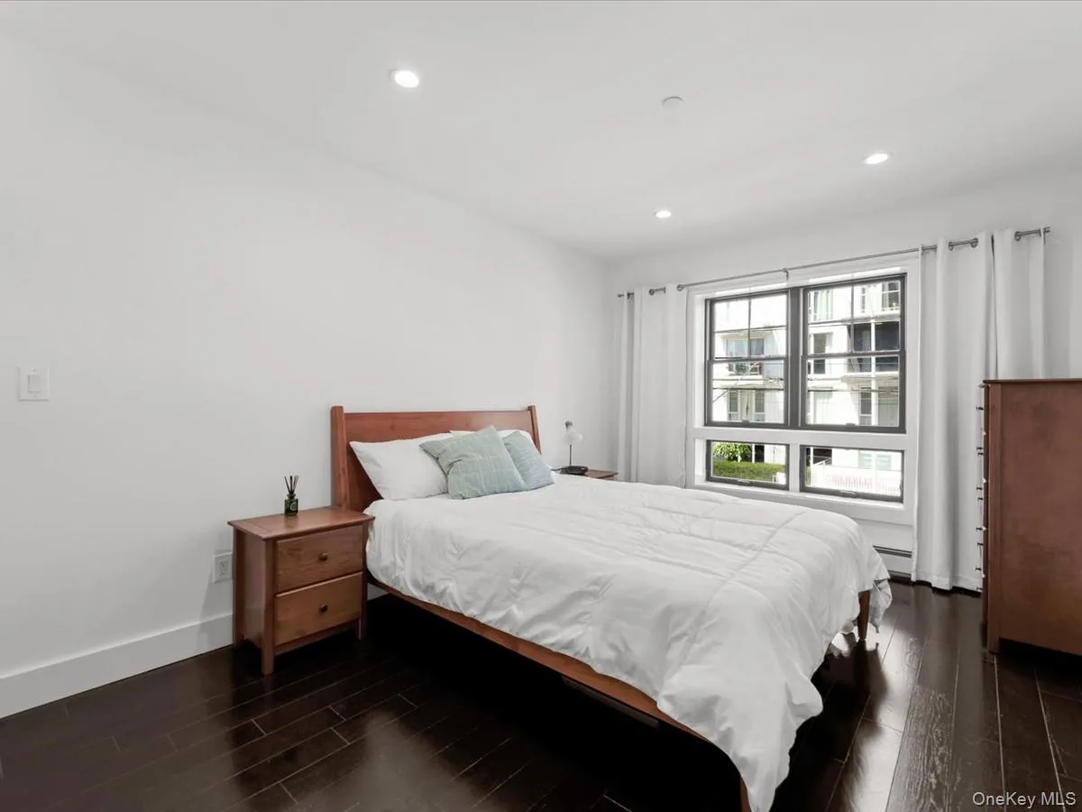 1440 31st Avenue, New York, NY, 1 Bedroom Bedrooms, 3 Rooms Rooms,1 BathroomBathrooms,Residential,For Rent,31st,0,KEY1015898 1440 31st Avenue, New York, NY, 1 Bedroom Bedrooms, 3 Rooms Rooms,1 BathroomBathrooms,Residential,For Rent,31st,0,KEY1015898