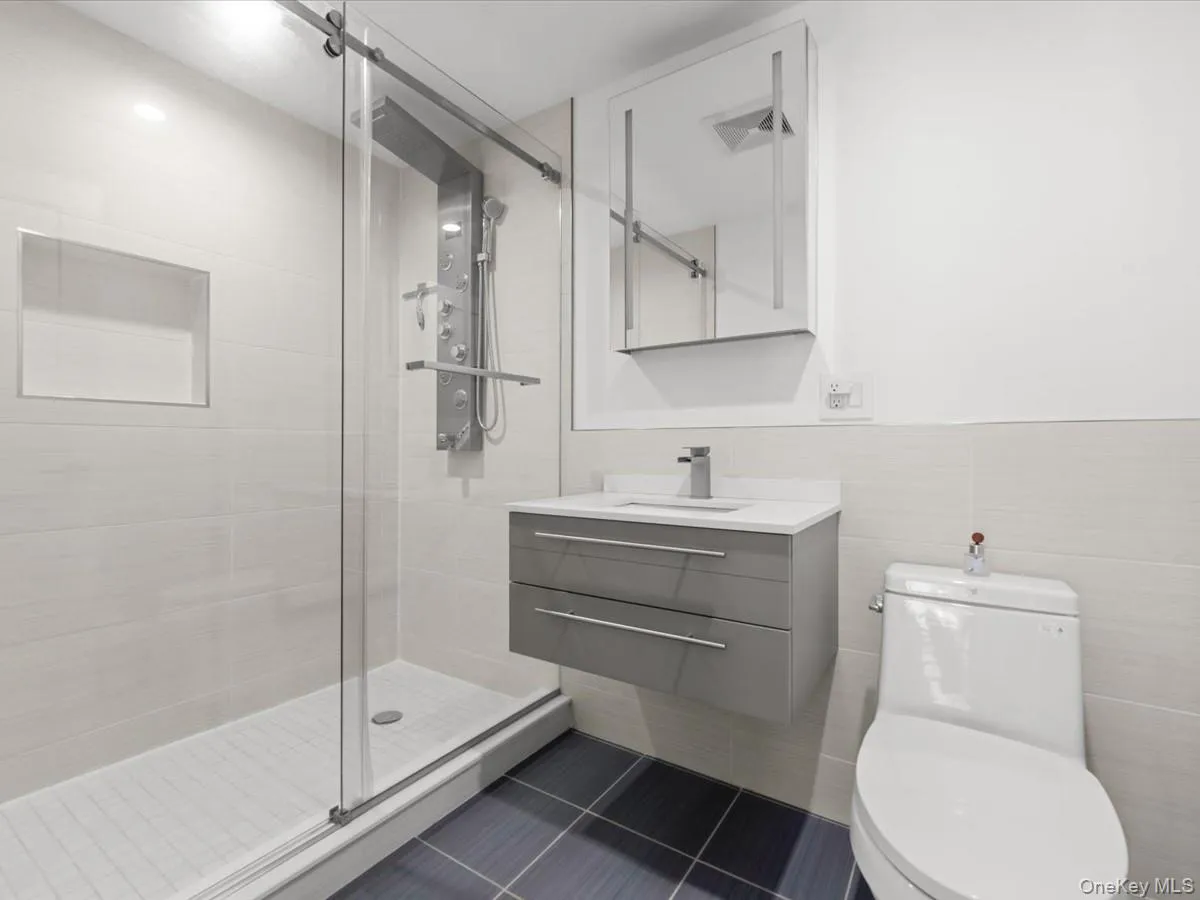 1440 31st Avenue, New York, NY, 1 Bedroom Bedrooms, 3 Rooms Rooms,1 BathroomBathrooms,Residential,For Rent,31st,0,KEY1015898 1440 31st Avenue, New York, NY, 1 Bedroom Bedrooms, 3 Rooms Rooms,1 BathroomBathrooms,Residential,For Rent,31st,0,KEY1015898