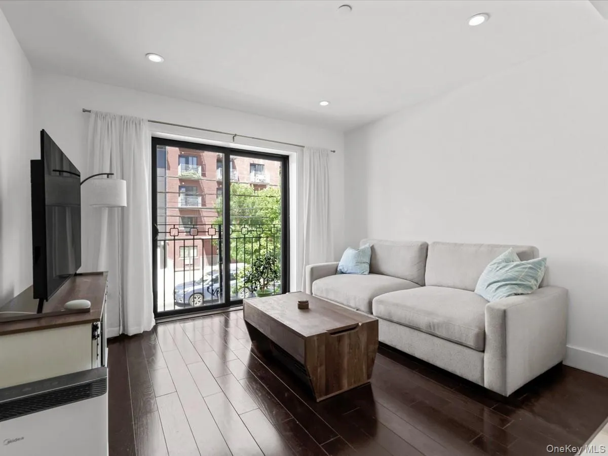 1440 31st Avenue, New York, NY, 1 Bedroom Bedrooms, 3 Rooms Rooms,1 BathroomBathrooms,Residential,For Rent,31st,0,KEY1015898 1440 31st Avenue, New York, NY, 1 Bedroom Bedrooms, 3 Rooms Rooms,1 BathroomBathrooms,Residential,For Rent,31st,0,KEY1015898