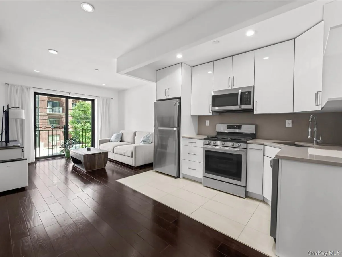 1440 31st Avenue, New York, NY, 1 Bedroom Bedrooms, 3 Rooms Rooms,1 BathroomBathrooms,Residential,For Rent,31st,0,KEY1015898 1440 31st Avenue, New York, NY, 1 Bedroom Bedrooms, 3 Rooms Rooms,1 BathroomBathrooms,Residential,For Rent,31st,0,KEY1015898