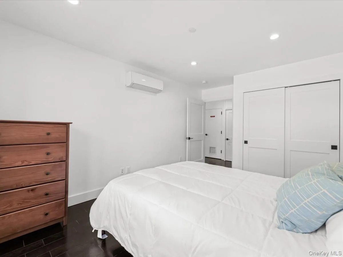 1440 31st Avenue, New York, NY, 1 Bedroom Bedrooms, 3 Rooms Rooms,1 BathroomBathrooms,Residential,For Rent,31st,0,KEY1015898 1440 31st Avenue, New York, NY, 1 Bedroom Bedrooms, 3 Rooms Rooms,1 BathroomBathrooms,Residential,For Rent,31st,0,KEY1015898