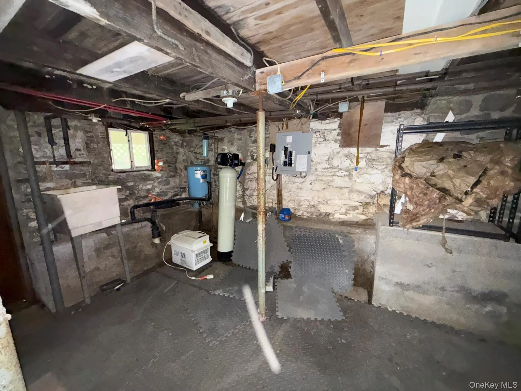 25 Gloria Trail, Monroe, NY, 1 Bedroom Bedrooms, 5 Rooms Rooms,1 BathroomBathrooms,Residential Lease,For Rent,Gloria,0,1015902 25 Gloria Trail, Monroe, NY, 1 Bedroom Bedrooms, 5 Rooms Rooms,1 BathroomBathrooms,Residential Lease,For Rent,Gloria,0,1015902
