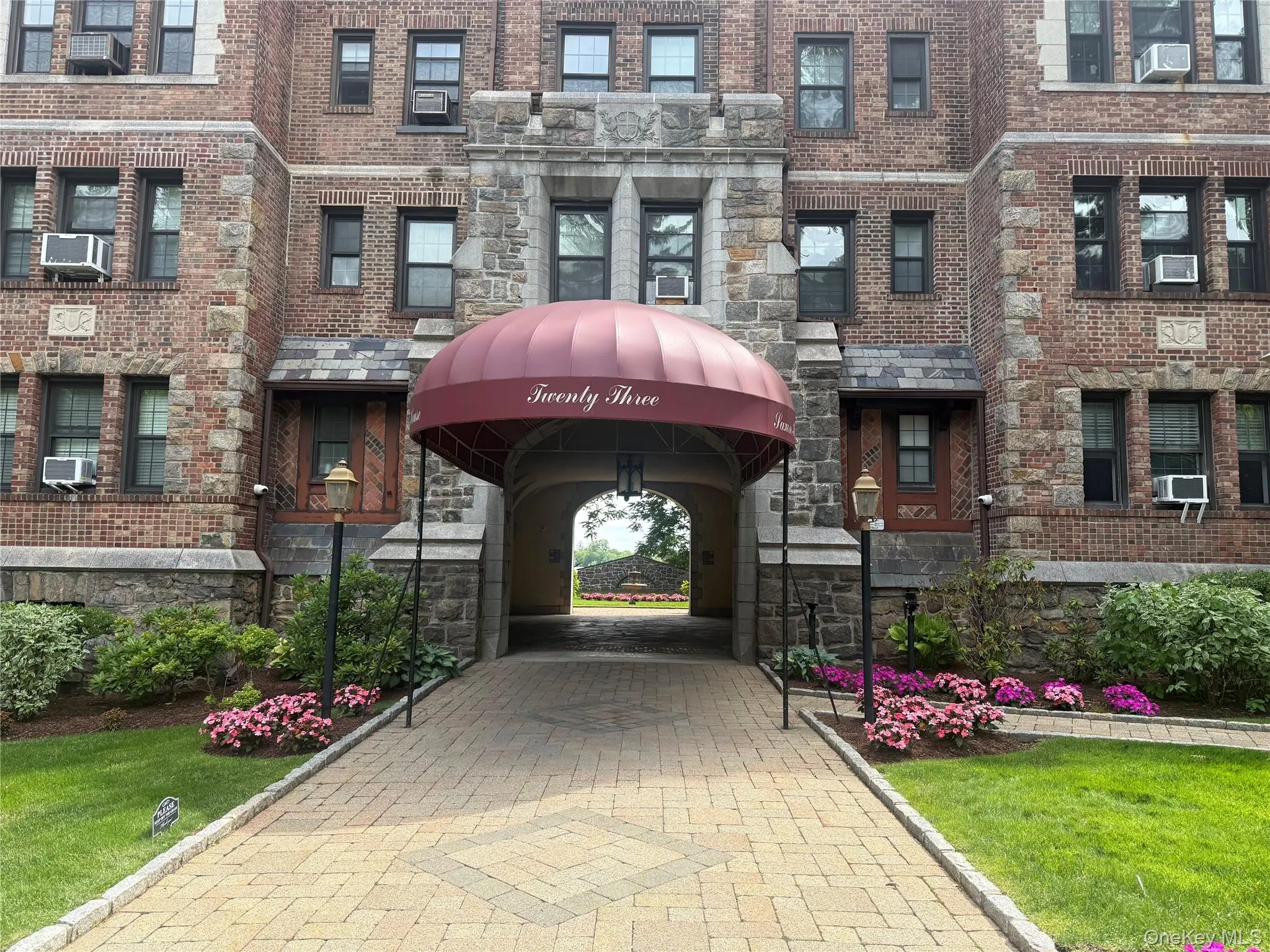 23 Old Mamaroneck Road, White Plains, NY, 1 Bedroom Bedrooms, 4 Rooms Rooms,1 BathroomBathrooms,Residential Lease,For Rent,Old Mamaroneck,0,1015906 23 Old Mamaroneck Road, White Plains, NY, 1 Bedroom Bedrooms, 4 Rooms Rooms,1 BathroomBathrooms,Residential Lease,For Rent,Old Mamaroneck,0,1015906