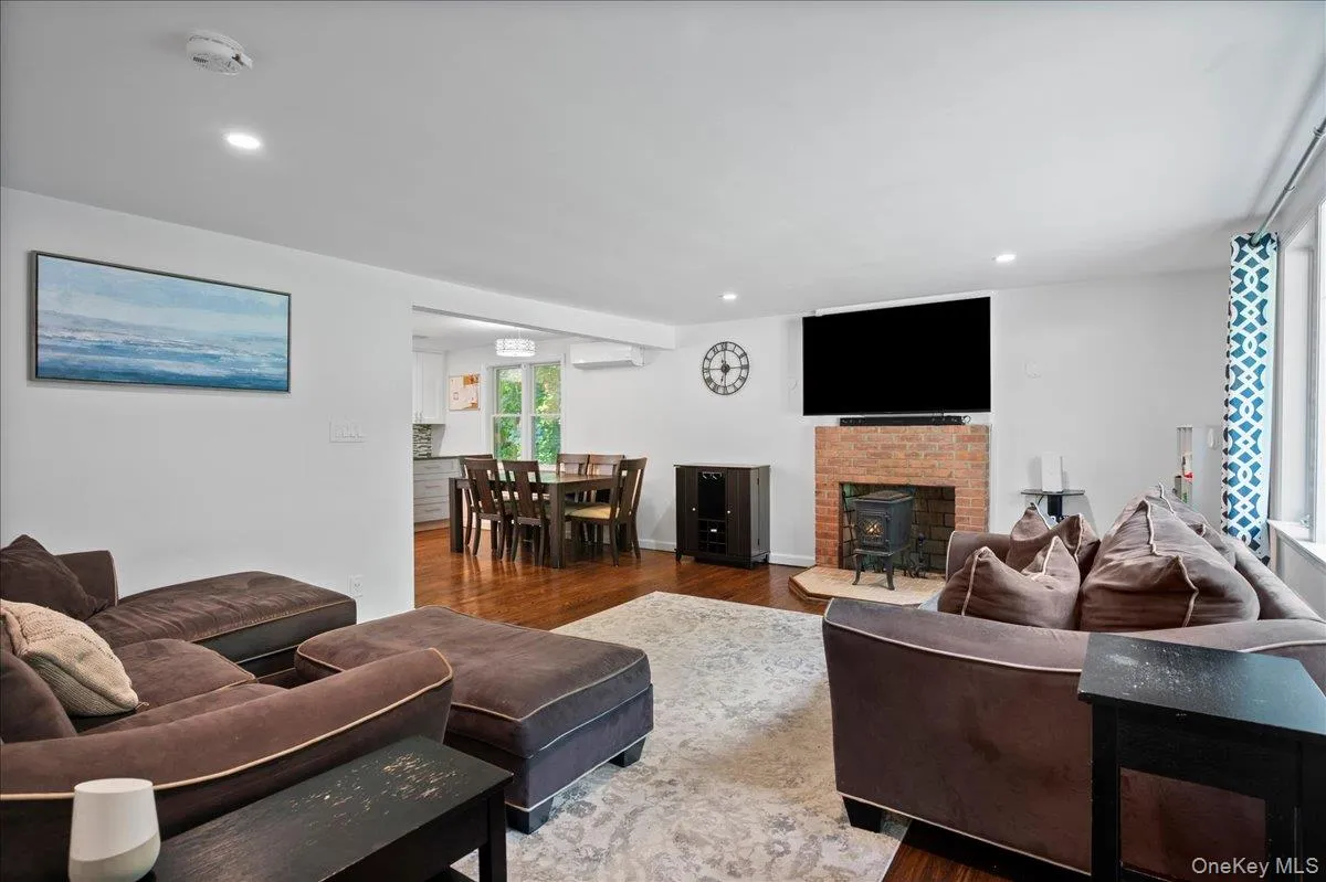105 High Street Extension, Mount Kisco, NY, 4 Bedrooms Bedrooms, 8 Rooms Rooms,2 BathroomsBathrooms,Residential,For Rent,High Street,0,1015914 105 High Street Extension, Mount Kisco, NY, 4 Bedrooms Bedrooms, 8 Rooms Rooms,2 BathroomsBathrooms,Residential,For Rent,High Street,0,1015914