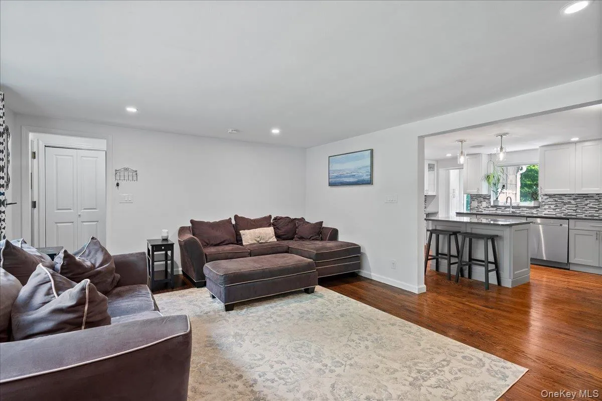 105 High Street Extension, Mount Kisco, NY, 4 Bedrooms Bedrooms, 8 Rooms Rooms,2 BathroomsBathrooms,Residential,For Rent,High Street,0,1015914 105 High Street Extension, Mount Kisco, NY, 4 Bedrooms Bedrooms, 8 Rooms Rooms,2 BathroomsBathrooms,Residential,For Rent,High Street,0,1015914