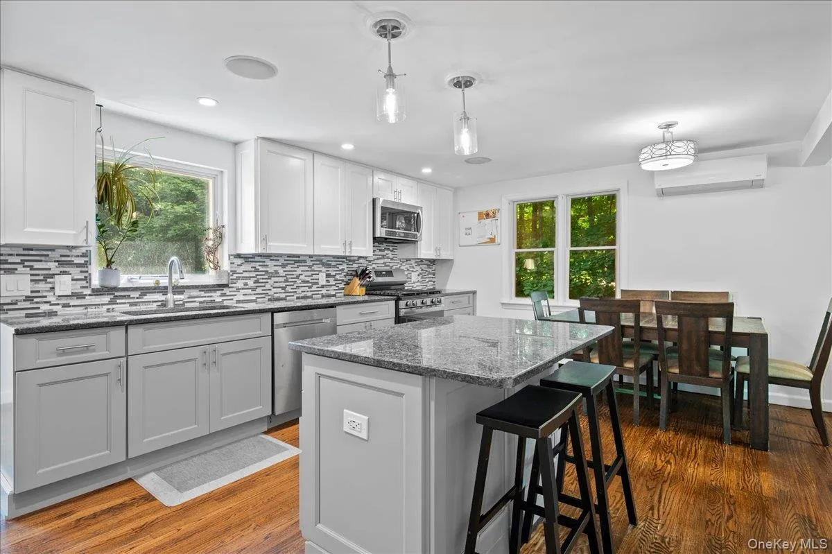 105 High Street Extension, Mount Kisco, NY, 4 Bedrooms Bedrooms, 8 Rooms Rooms,2 BathroomsBathrooms,Residential,For Rent,High Street,0,1015914 105 High Street Extension, Mount Kisco, NY, 4 Bedrooms Bedrooms, 8 Rooms Rooms,2 BathroomsBathrooms,Residential,For Rent,High Street,0,1015914
