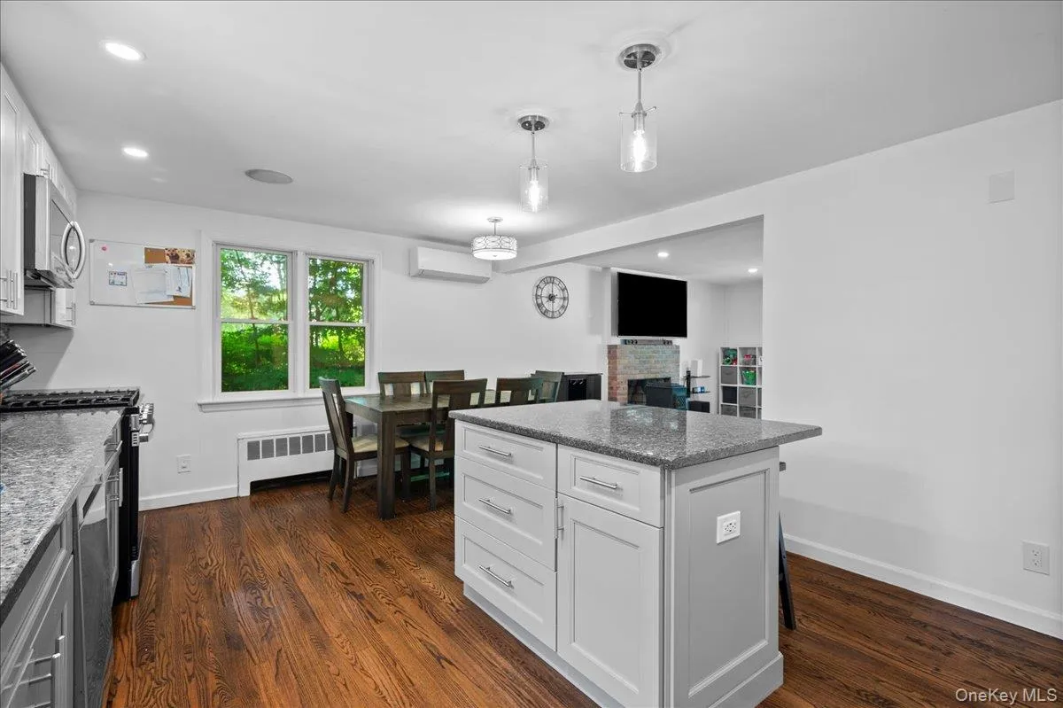 105 High Street Extension, Mount Kisco, NY, 4 Bedrooms Bedrooms, 8 Rooms Rooms,2 BathroomsBathrooms,Residential,For Rent,High Street,0,1015914 105 High Street Extension, Mount Kisco, NY, 4 Bedrooms Bedrooms, 8 Rooms Rooms,2 BathroomsBathrooms,Residential,For Rent,High Street,0,1015914