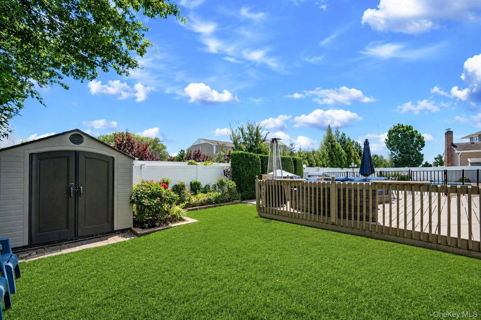 Entertainers Backyard, .23 Acres, Saltwater Heated IGP, Deck, Built in BBQ, Entertaining Space, PVC Fencing, IGS Entertainers Backyard, .23 Acres, Saltwater Heated IGP, Deck, Built in BBQ, Entertaining Space, PVC Fencing, IGS