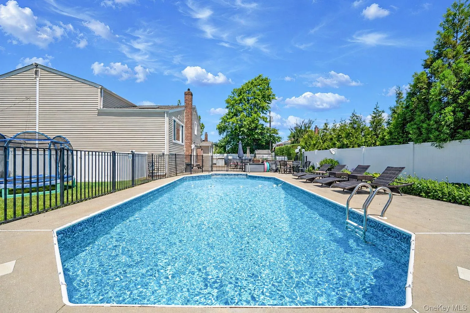Entertainers Backyard, .23 Acres, Saltwater Heated IGP, Deck, Built in BBQ, Entertaining Space, PVC Fencing, IGS Entertainers Backyard, .23 Acres, Saltwater Heated IGP, Deck, Built in BBQ, Entertaining Space, PVC Fencing, IGS