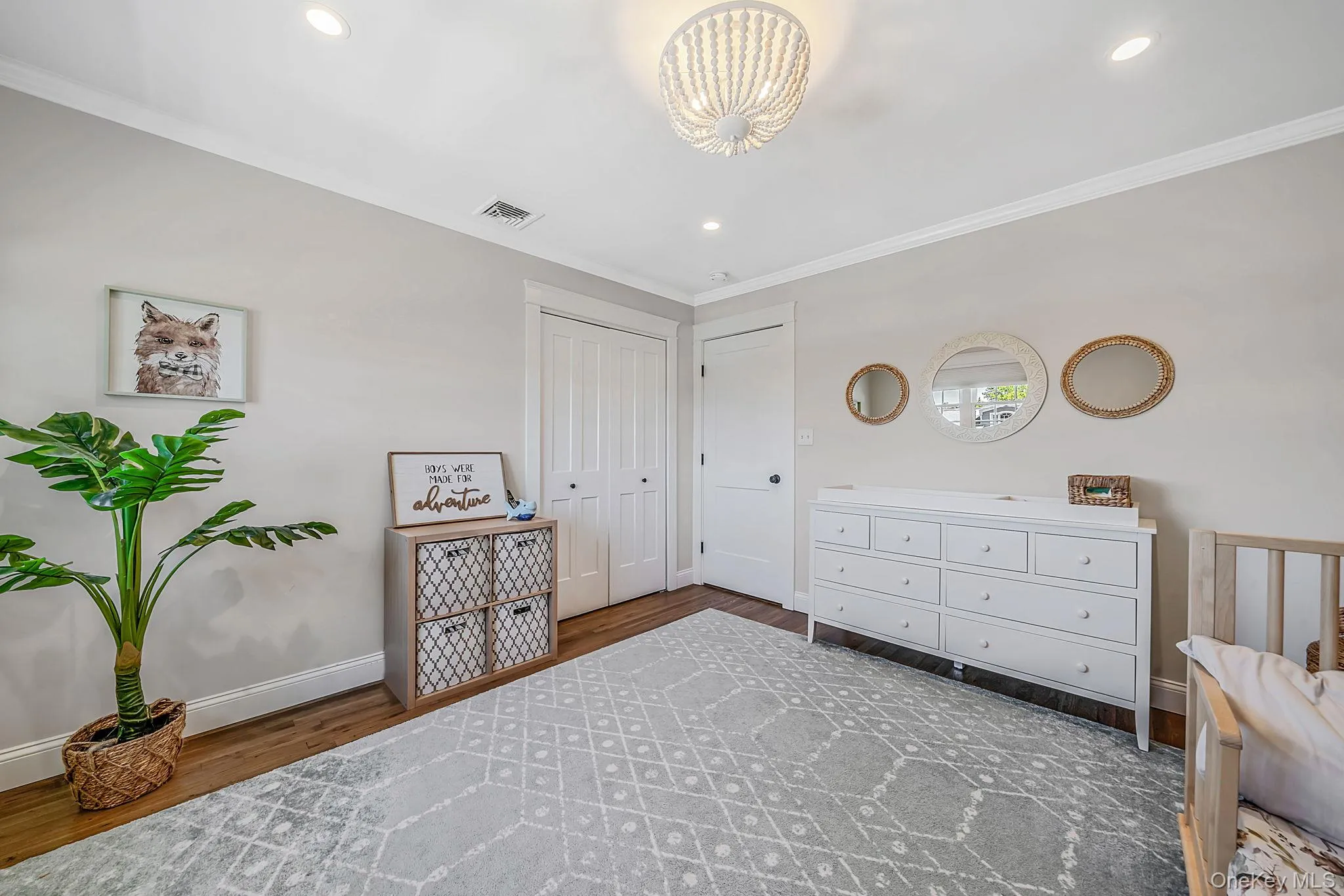 BR 2 with HW Floors, Recessed Lighting, Crown Molding BR 2 with HW Floors, Recessed Lighting, Crown Molding