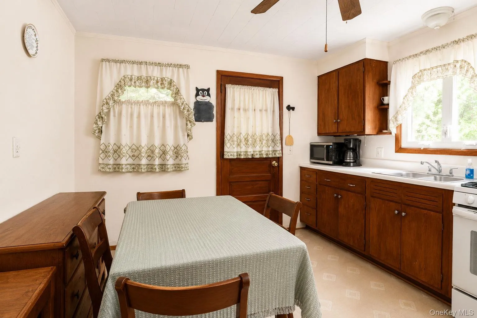 19 East Avenue, Montgomery, NY, 4 Bedrooms Bedrooms, 7 Rooms Rooms,1 BathroomBathrooms,Residential,For Rent,East,0,1015923 19 East Avenue, Montgomery, NY, 4 Bedrooms Bedrooms, 7 Rooms Rooms,1 BathroomBathrooms,Residential,For Rent,East,0,1015923