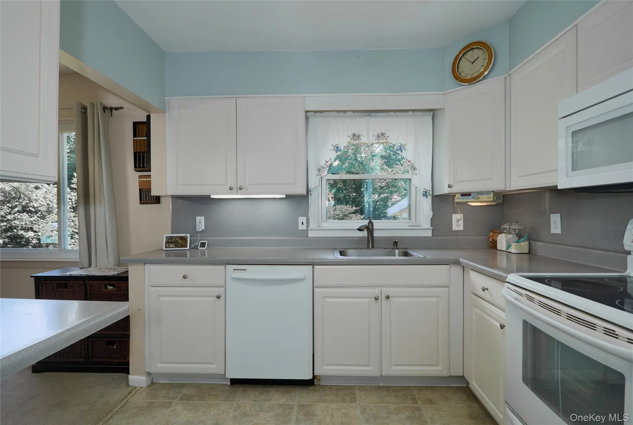 8 Abbie Lane, Hyde Park, NY, 3 Bedrooms Bedrooms, 8 Rooms Rooms,3 BathroomsBathrooms,Residential,For Rent,Abbie,0,KEY1015925 8 Abbie Lane, Hyde Park, NY, 3 Bedrooms Bedrooms, 8 Rooms Rooms,3 BathroomsBathrooms,Residential,For Rent,Abbie,0,KEY1015925