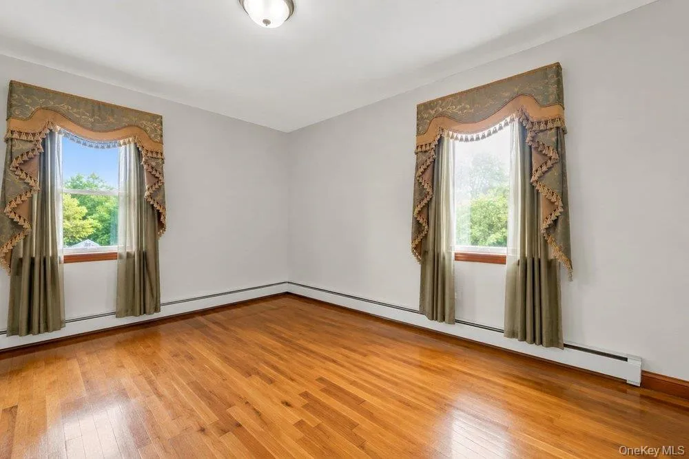 12847 233rd Street, New York, NY, 7 Bedrooms Bedrooms, 14 Rooms Rooms,3 BathroomsBathrooms,Residential,For Rent,233rd,0,1015928 12847 233rd Street, New York, NY, 7 Bedrooms Bedrooms, 14 Rooms Rooms,3 BathroomsBathrooms,Residential,For Rent,233rd,0,1015928