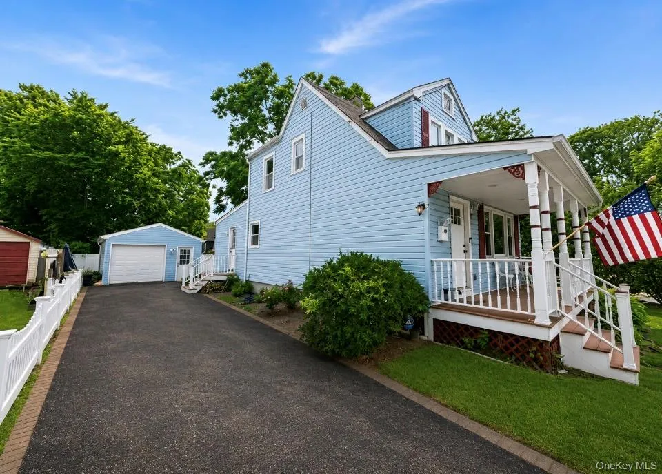 72 George Street, Babylon, NY, 3 Bedrooms Bedrooms, 7 Rooms Rooms,2 BathroomsBathrooms,Residential,For Rent,George,0,1015930 72 George Street, Babylon, NY, 3 Bedrooms Bedrooms, 7 Rooms Rooms,2 BathroomsBathrooms,Residential,For Rent,George,0,1015930
