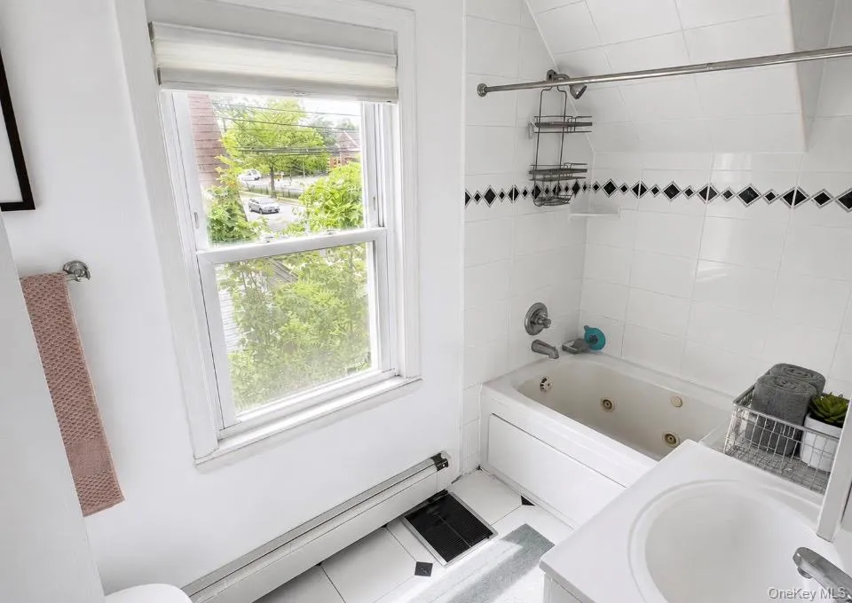 72 George Street, Babylon, NY, 3 Bedrooms Bedrooms, 7 Rooms Rooms,2 BathroomsBathrooms,Residential,For Rent,George,0,1015930 72 George Street, Babylon, NY, 3 Bedrooms Bedrooms, 7 Rooms Rooms,2 BathroomsBathrooms,Residential,For Rent,George,0,1015930