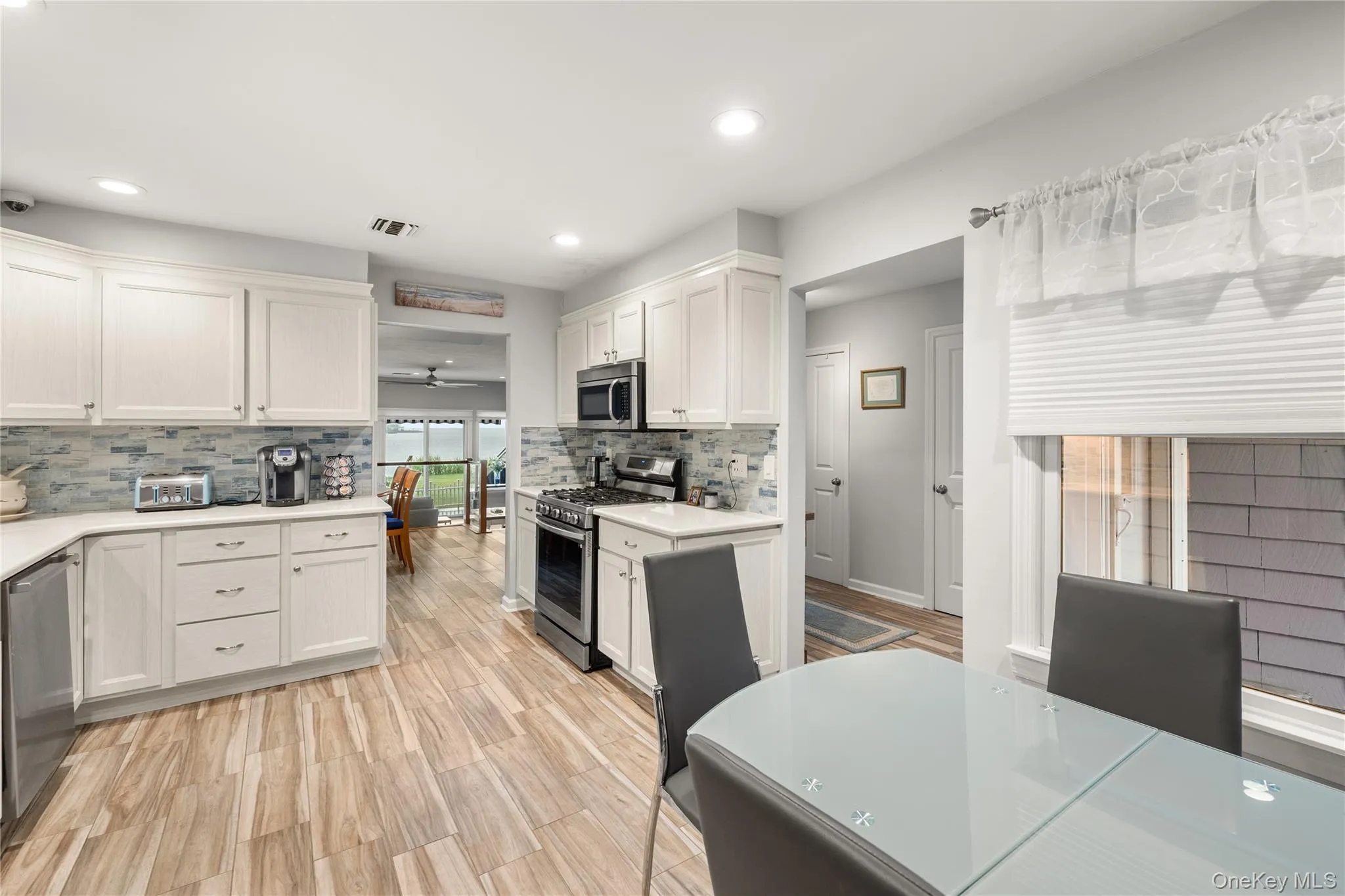8 Victoria Drive, Babylon, NY, 3 Bedrooms Bedrooms, 9 Rooms Rooms,2 BathroomsBathrooms,Residential,For Rent,Victoria,0,KEY1015942 8 Victoria Drive, Babylon, NY, 3 Bedrooms Bedrooms, 9 Rooms Rooms,2 BathroomsBathrooms,Residential,For Rent,Victoria,0,KEY1015942