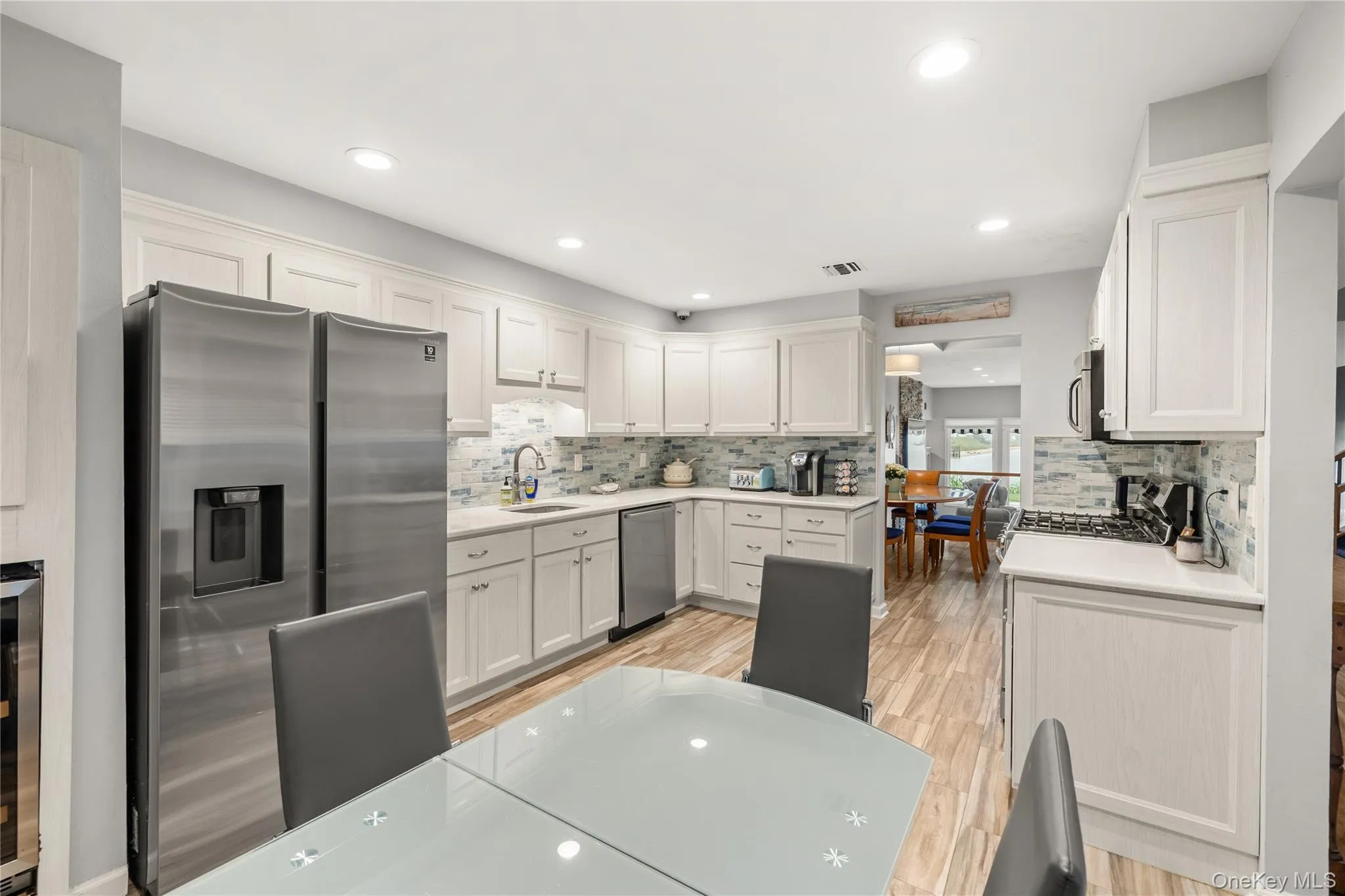 8 Victoria Drive, Babylon, NY, 3 Bedrooms Bedrooms, 9 Rooms Rooms,2 BathroomsBathrooms,Residential,For Rent,Victoria,0,KEY1015942 8 Victoria Drive, Babylon, NY, 3 Bedrooms Bedrooms, 9 Rooms Rooms,2 BathroomsBathrooms,Residential,For Rent,Victoria,0,KEY1015942