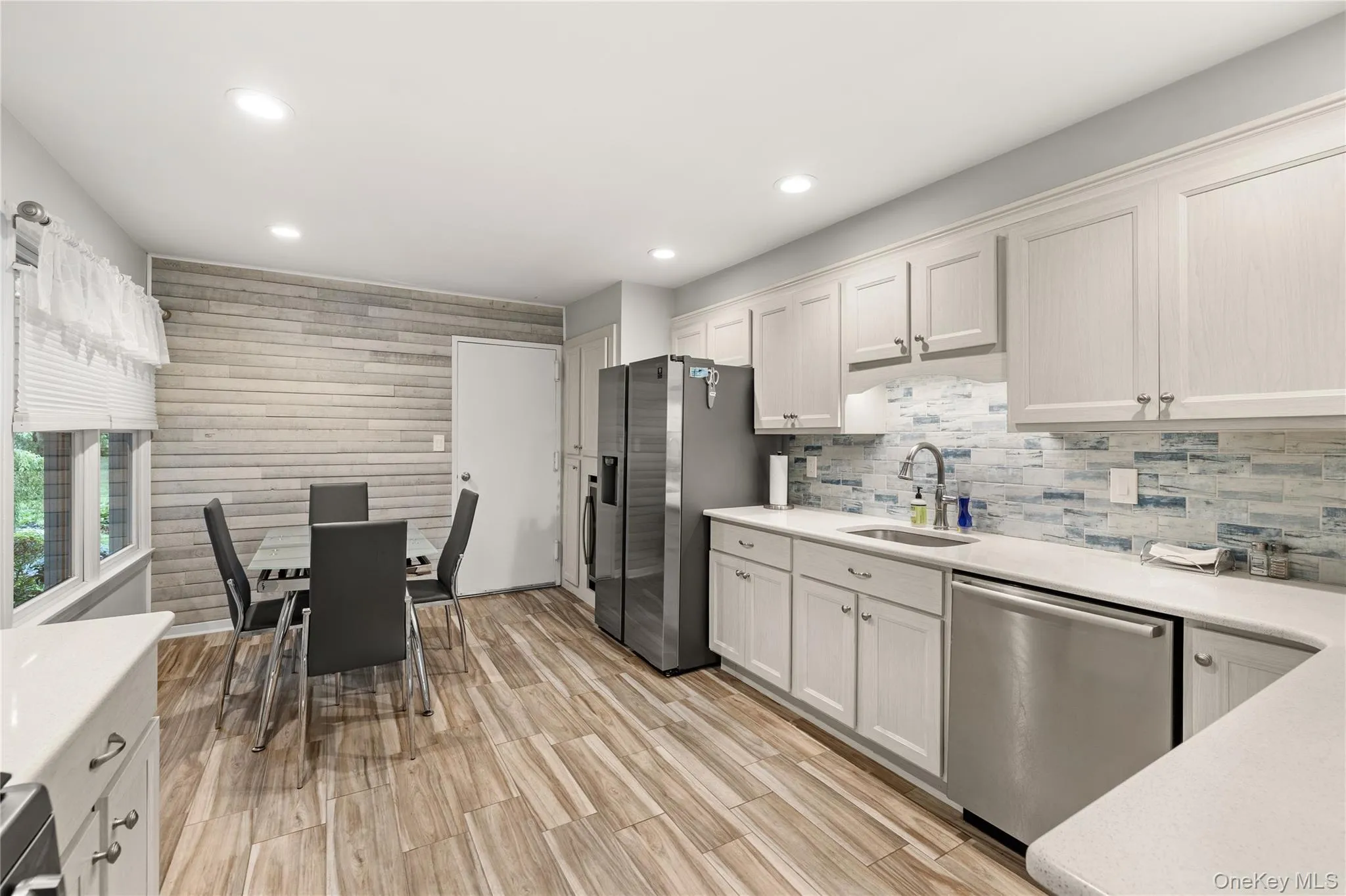 8 Victoria Drive, Babylon, NY, 3 Bedrooms Bedrooms, 9 Rooms Rooms,2 BathroomsBathrooms,Residential,For Rent,Victoria,0,KEY1015942 8 Victoria Drive, Babylon, NY, 3 Bedrooms Bedrooms, 9 Rooms Rooms,2 BathroomsBathrooms,Residential,For Rent,Victoria,0,KEY1015942