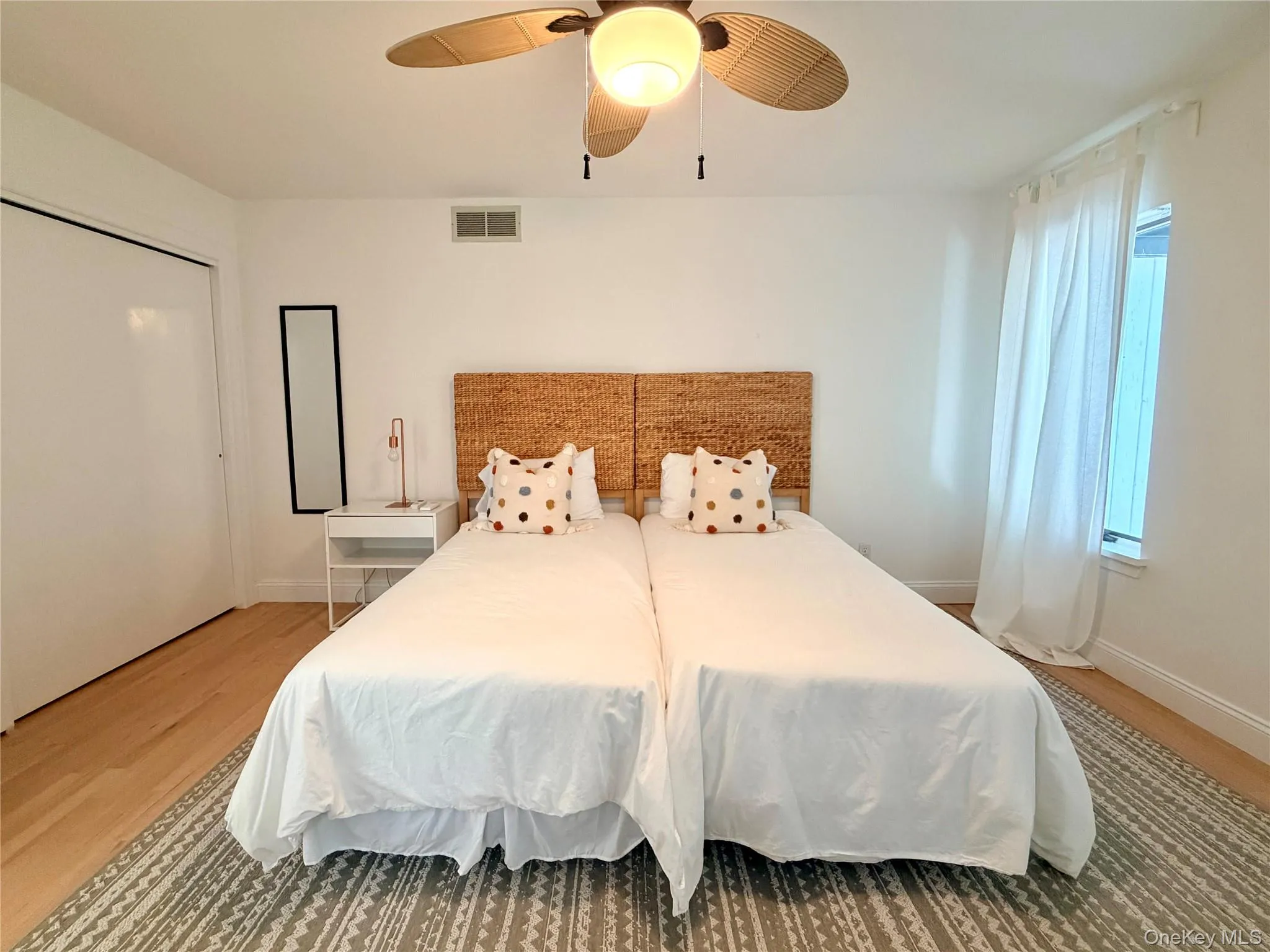 7 Midhampton Court, Southampton, NY, 5 Bedrooms Bedrooms, 8 Rooms Rooms,4 BathroomsBathrooms,Residential Lease,For Rent,Midhampton,0,KEY1015946 7 Midhampton Court, Southampton, NY, 5 Bedrooms Bedrooms, 8 Rooms Rooms,4 BathroomsBathrooms,Residential Lease,For Rent,Midhampton,0,KEY1015946