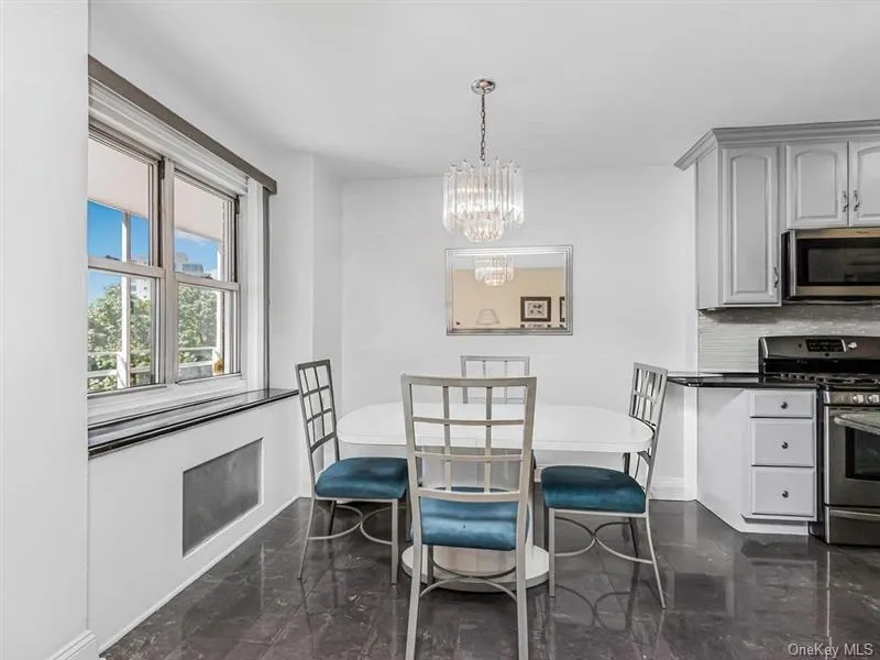3530 Henry Hudson Parkway, New York, NY, 2 Bedrooms Bedrooms, 5 Rooms Rooms,2 BathroomsBathrooms,Residential,For Rent,Henry Hudson,0,1015947 3530 Henry Hudson Parkway, New York, NY, 2 Bedrooms Bedrooms, 5 Rooms Rooms,2 BathroomsBathrooms,Residential,For Rent,Henry Hudson,0,1015947
