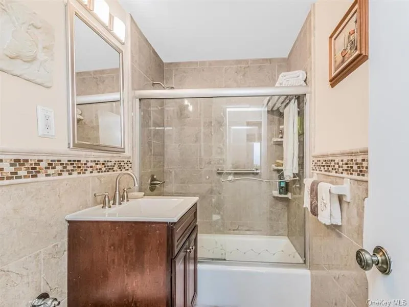 3530 Henry Hudson Parkway, New York, NY, 2 Bedrooms Bedrooms, 5 Rooms Rooms,2 BathroomsBathrooms,Residential,For Rent,Henry Hudson,0,1015947 3530 Henry Hudson Parkway, New York, NY, 2 Bedrooms Bedrooms, 5 Rooms Rooms,2 BathroomsBathrooms,Residential,For Rent,Henry Hudson,0,1015947
