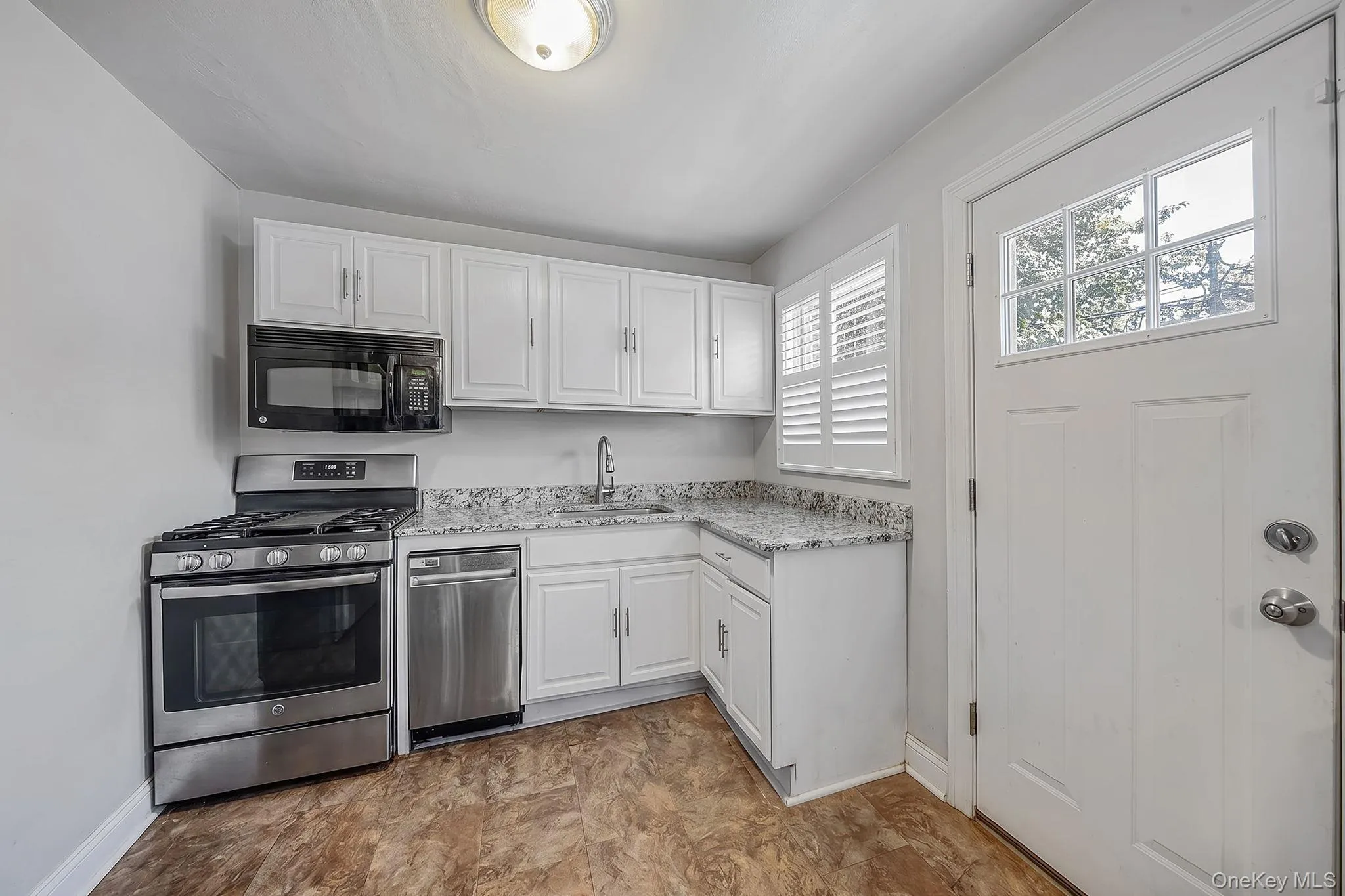 12123 238th Street, New York, NY, 4 Bedrooms Bedrooms, 8 Rooms Rooms,2 BathroomsBathrooms,Residential,For Rent,238th,0,KEY1015948 12123 238th Street, New York, NY, 4 Bedrooms Bedrooms, 8 Rooms Rooms,2 BathroomsBathrooms,Residential,For Rent,238th,0,KEY1015948