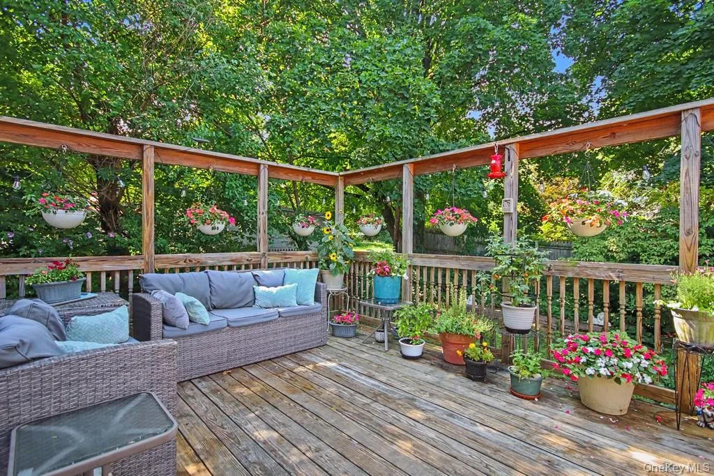 Deck furniture is included in sale Deck furniture is included in sale