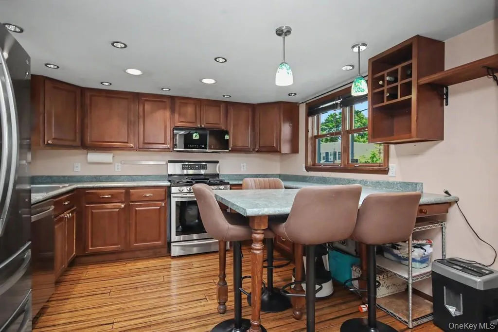 Eat in kitchen Eat in kitchen