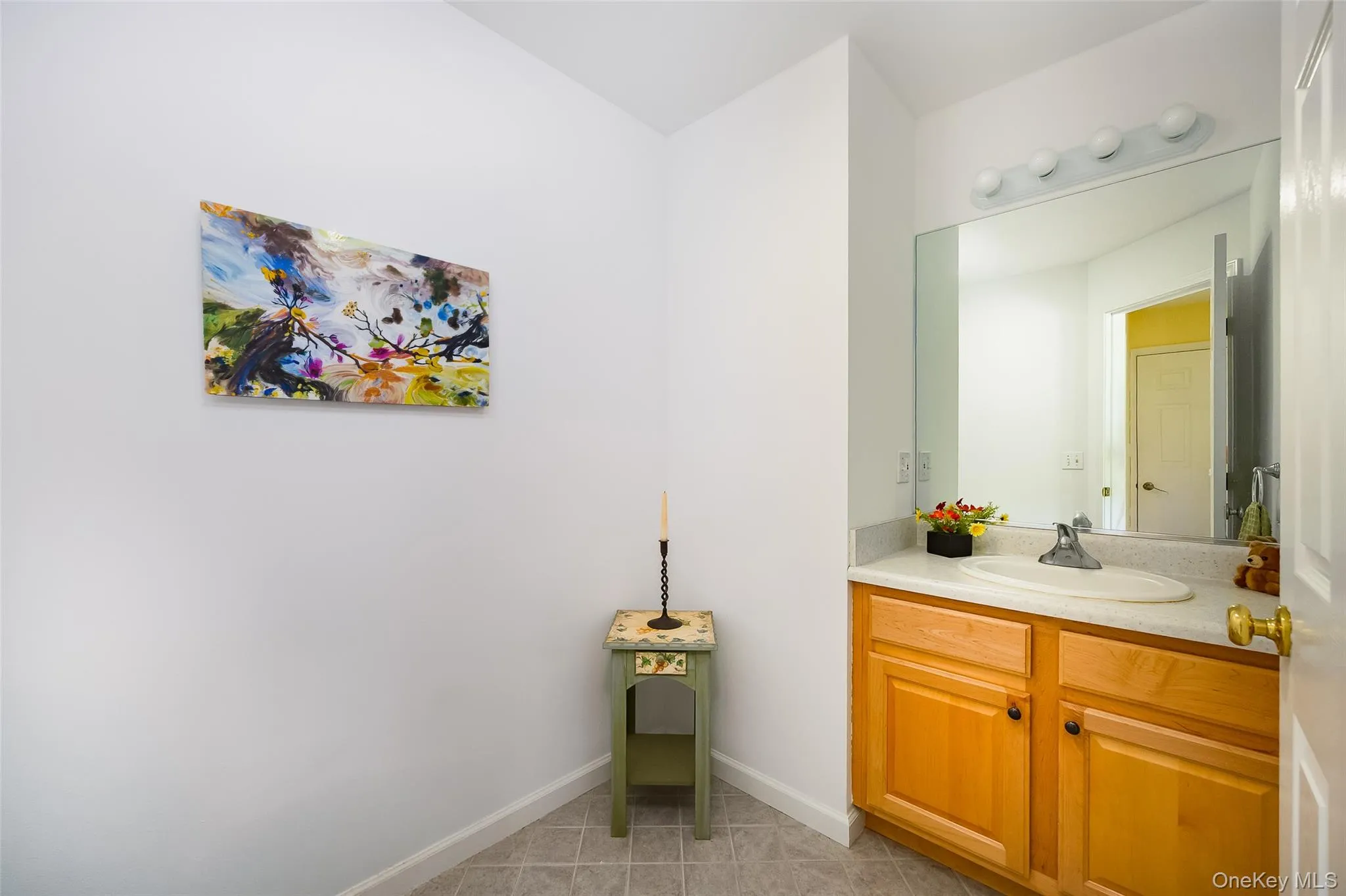 Main level powder room. Main level powder room.