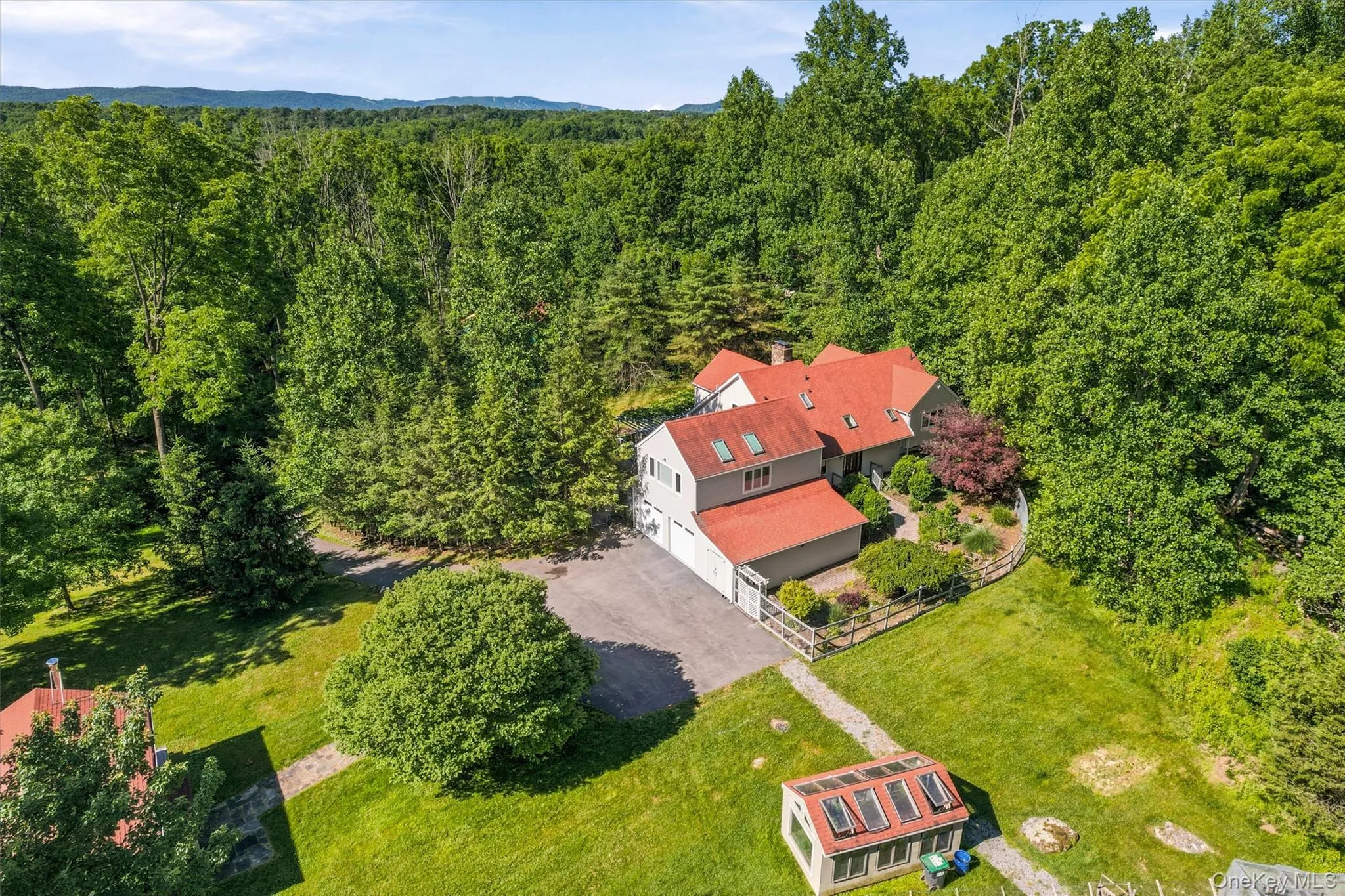 36 Chardavoyne Road, Warwick (town), NY, 4 Bedrooms Bedrooms, 7 Rooms Rooms,3 BathroomsBathrooms,Residential,For Rent,Chardavoyne,0,1015967 36 Chardavoyne Road, Warwick (town), NY, 4 Bedrooms Bedrooms, 7 Rooms Rooms,3 BathroomsBathrooms,Residential,For Rent,Chardavoyne,0,1015967