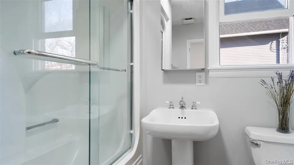 46 Laurel Avenue, Islip, NY, 4 Bedrooms Bedrooms, 8 Rooms Rooms,2 BathroomsBathrooms,Residential Lease,For Rent,Laurel,0,1015969 46 Laurel Avenue, Islip, NY, 4 Bedrooms Bedrooms, 8 Rooms Rooms,2 BathroomsBathrooms,Residential Lease,For Rent,Laurel,0,1015969