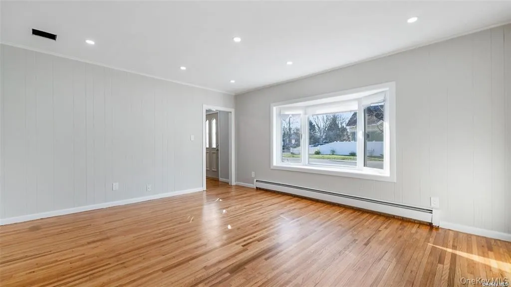 46 Laurel Avenue, Islip, NY, 4 Bedrooms Bedrooms, 8 Rooms Rooms,2 BathroomsBathrooms,Residential Lease,For Rent,Laurel,0,1015969 46 Laurel Avenue, Islip, NY, 4 Bedrooms Bedrooms, 8 Rooms Rooms,2 BathroomsBathrooms,Residential Lease,For Rent,Laurel,0,1015969