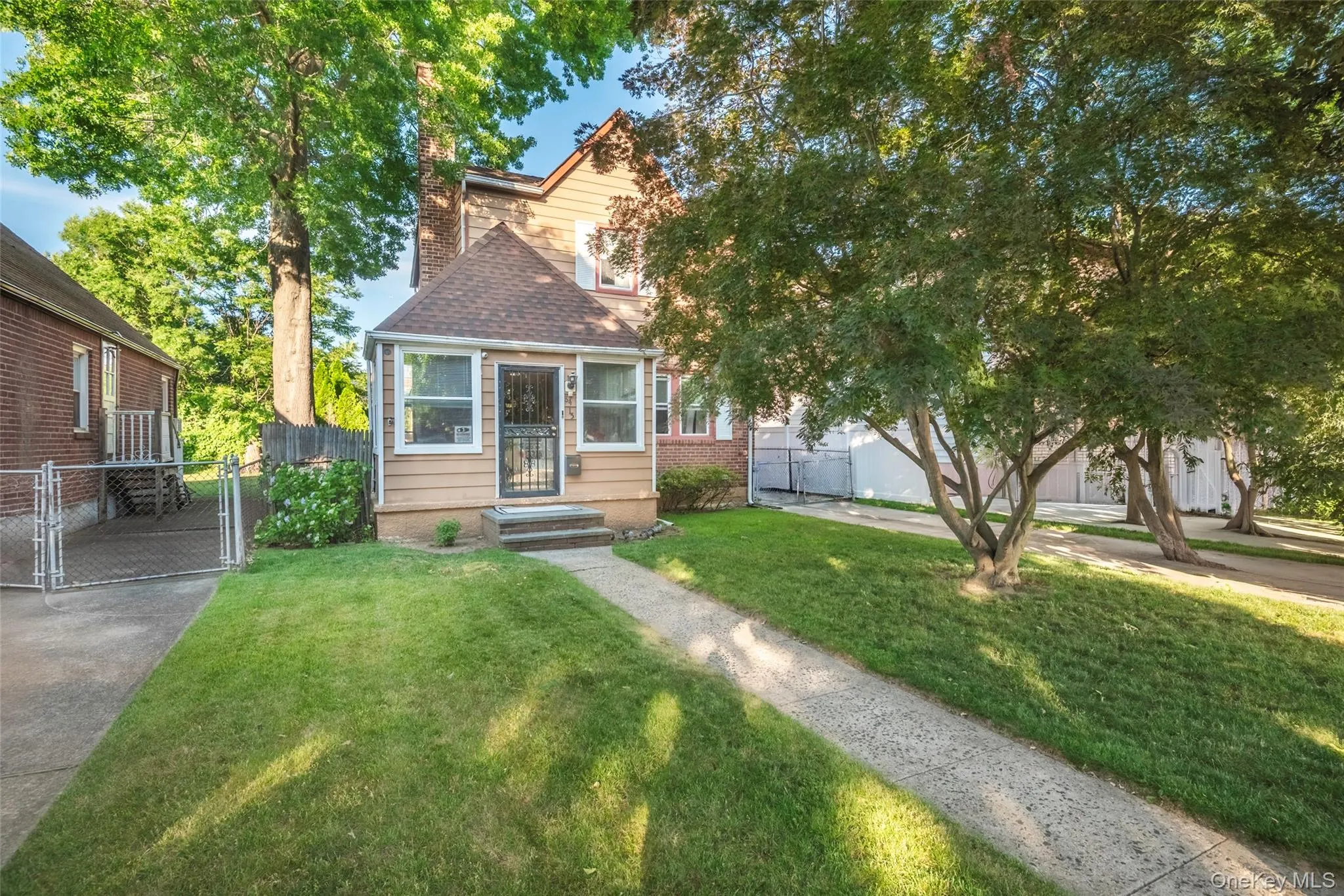 8415 253rd Street, New York, NY, 4 Bedrooms Bedrooms, 7 Rooms Rooms,2 BathroomsBathrooms,Residential,For Rent,253rd,0,1015970 8415 253rd Street, New York, NY, 4 Bedrooms Bedrooms, 7 Rooms Rooms,2 BathroomsBathrooms,Residential,For Rent,253rd,0,1015970
