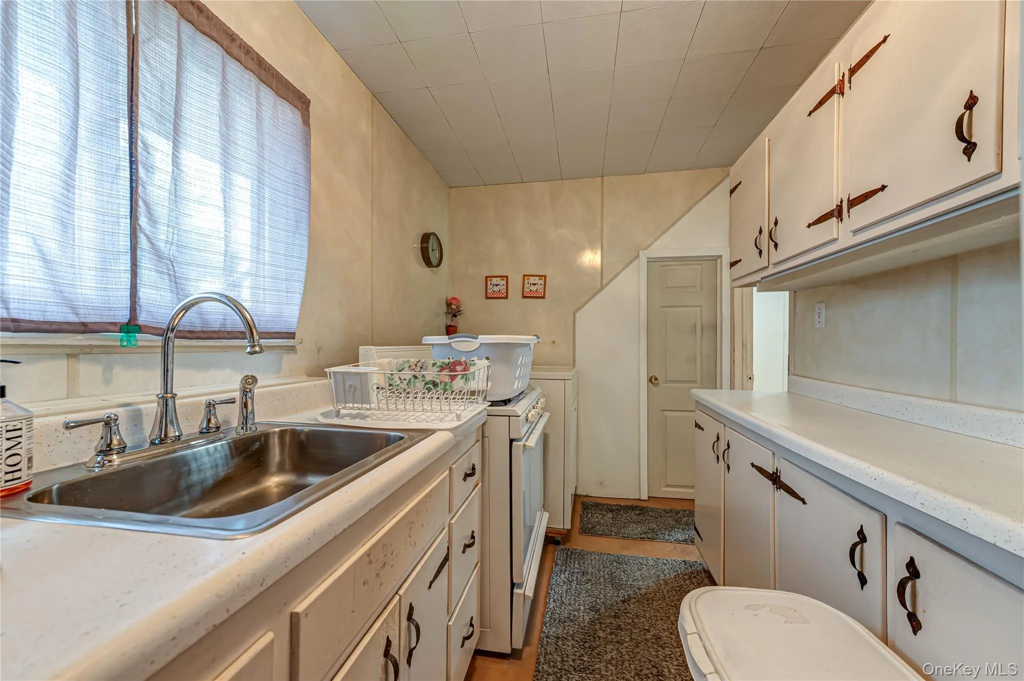 4 Bowman Lane, Smithtown, NY, 4 Bedrooms Bedrooms, 9 Rooms Rooms,2 BathroomsBathrooms,Residential,For Rent,Bowman,0,KEY1015982 4 Bowman Lane, Smithtown, NY, 4 Bedrooms Bedrooms, 9 Rooms Rooms,2 BathroomsBathrooms,Residential,For Rent,Bowman,0,KEY1015982