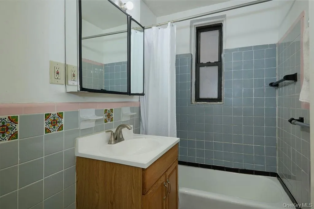 77 Bronx River Road, Yonkers, NY, 1 Bedroom Bedrooms, 2 Rooms Rooms,1 BathroomBathrooms,Residential,For Rent,Bronx River,0,1015983 77 Bronx River Road, Yonkers, NY, 1 Bedroom Bedrooms, 2 Rooms Rooms,1 BathroomBathrooms,Residential,For Rent,Bronx River,0,1015983