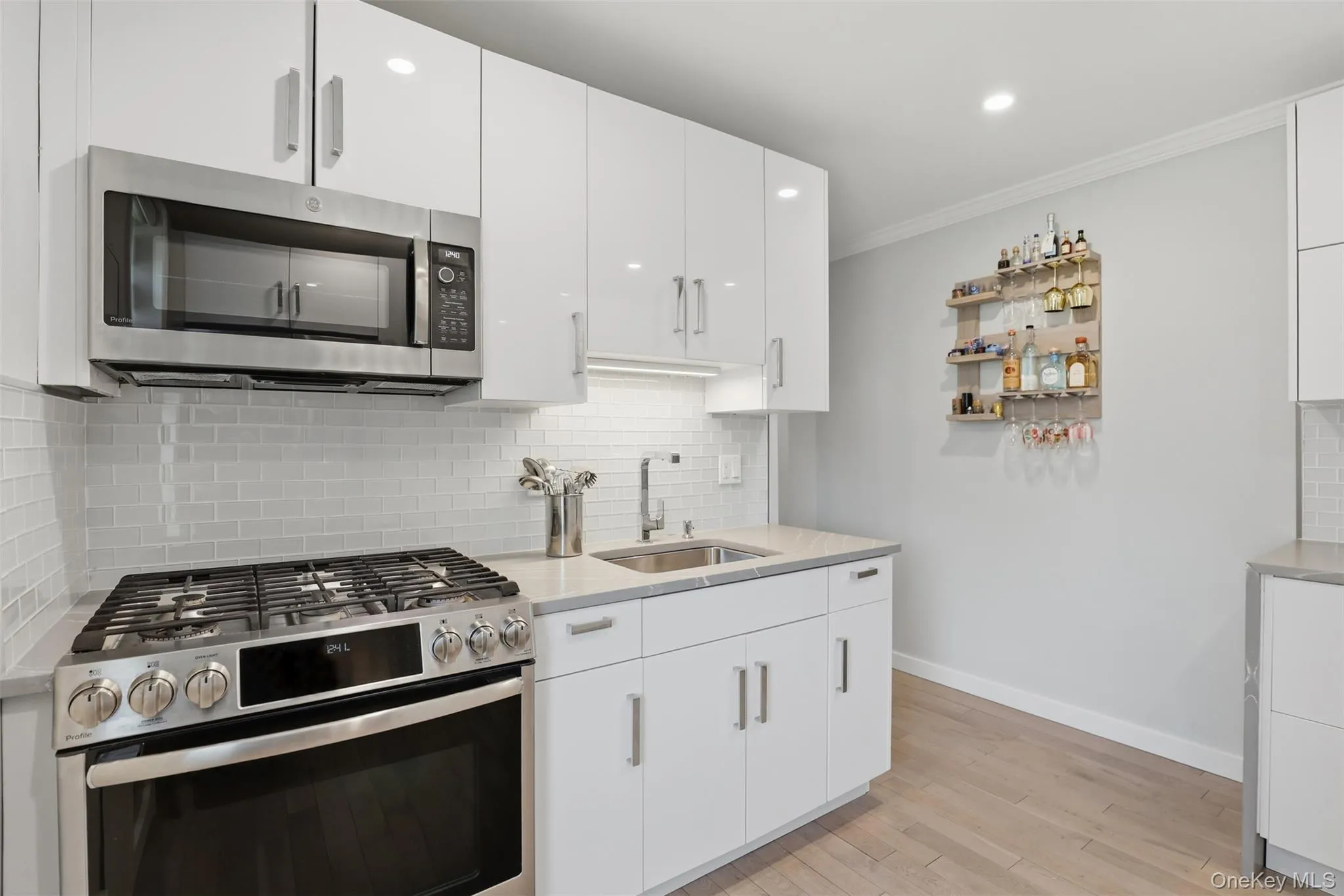 Tastefully renovated modern kitchen Tastefully renovated modern kitchen