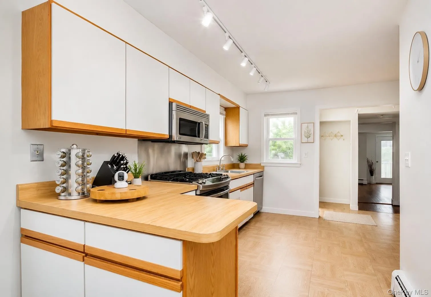 60 Neck Road, Shelter Island, NY, 2 Bedrooms Bedrooms, 5 Rooms Rooms,2 BathroomsBathrooms,Residential,For Rent,Neck,0,1015995 60 Neck Road, Shelter Island, NY, 2 Bedrooms Bedrooms, 5 Rooms Rooms,2 BathroomsBathrooms,Residential,For Rent,Neck,0,1015995