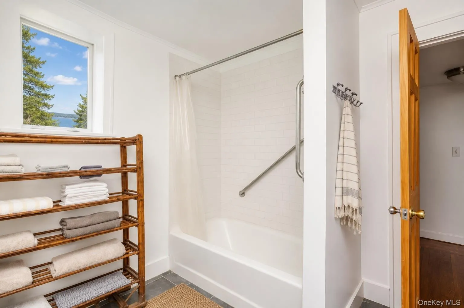 60 Neck Road, Shelter Island, NY, 2 Bedrooms Bedrooms, 5 Rooms Rooms,2 BathroomsBathrooms,Residential,For Rent,Neck,0,1015995 60 Neck Road, Shelter Island, NY, 2 Bedrooms Bedrooms, 5 Rooms Rooms,2 BathroomsBathrooms,Residential,For Rent,Neck,0,1015995